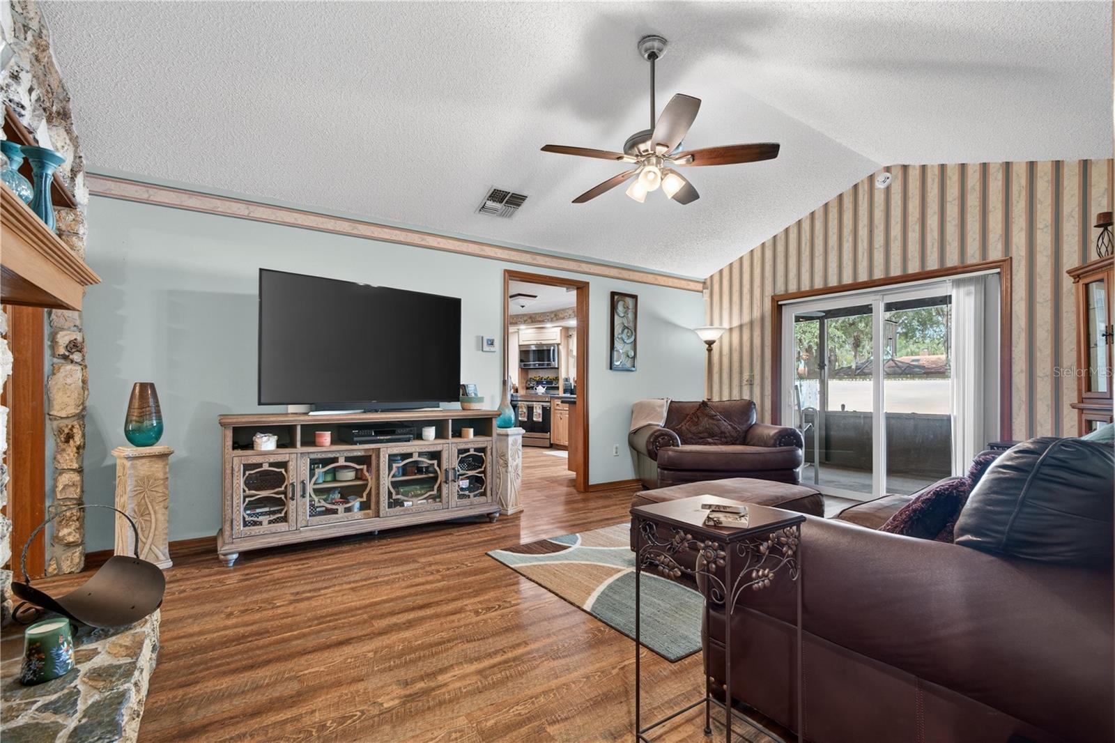 BRIAR OAKS - Residential