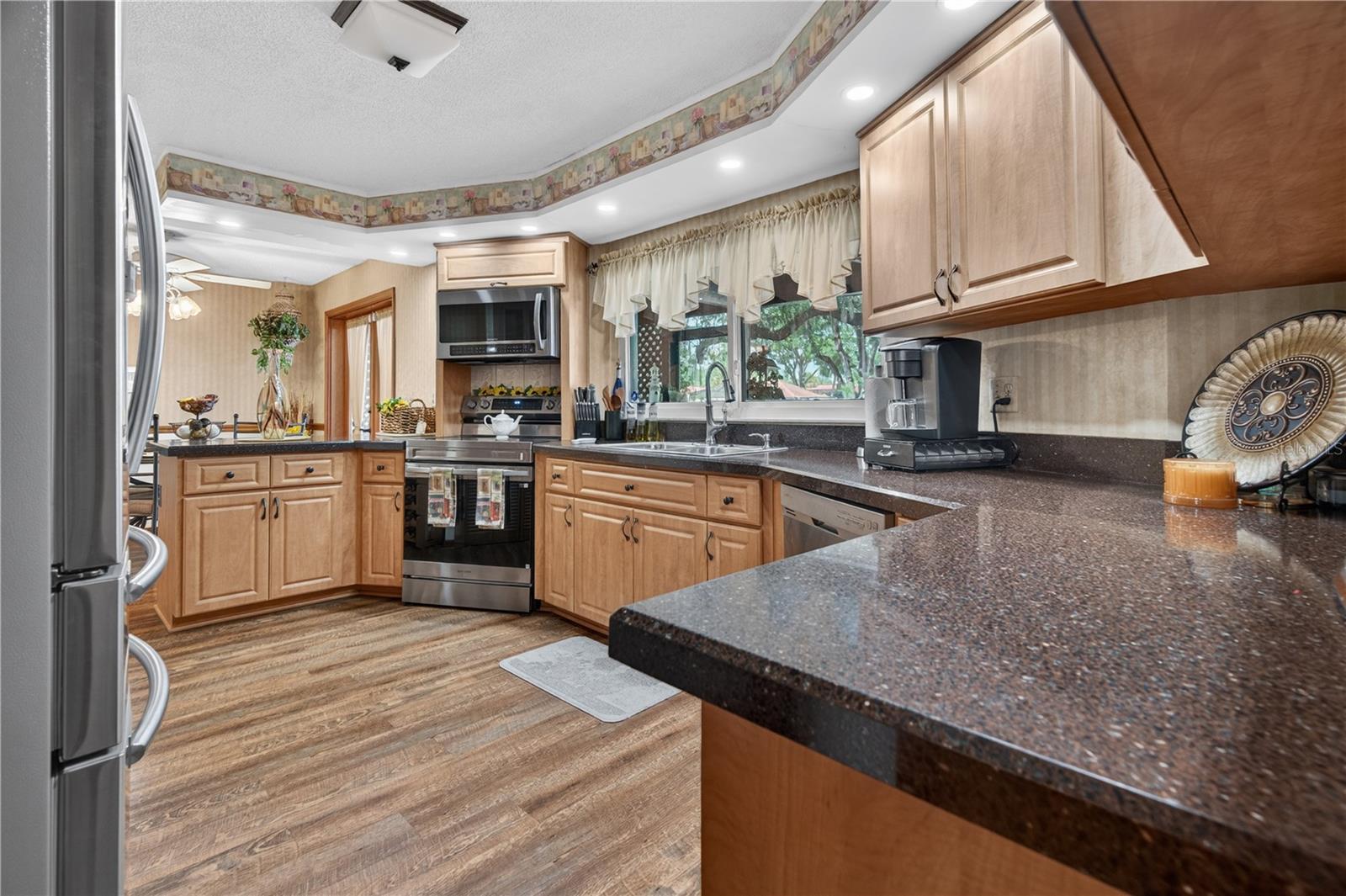 BRIAR OAKS - Residential