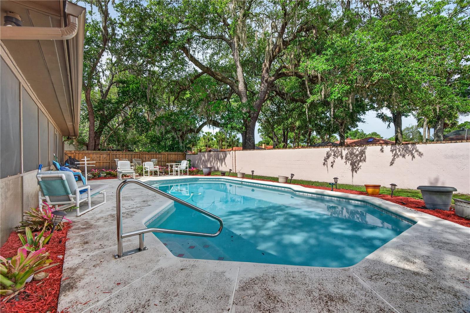 BRIAR OAKS - Residential