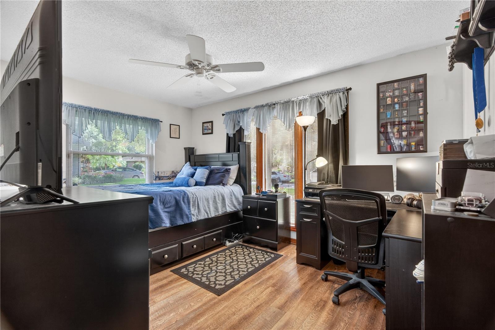 BRIAR OAKS - Residential