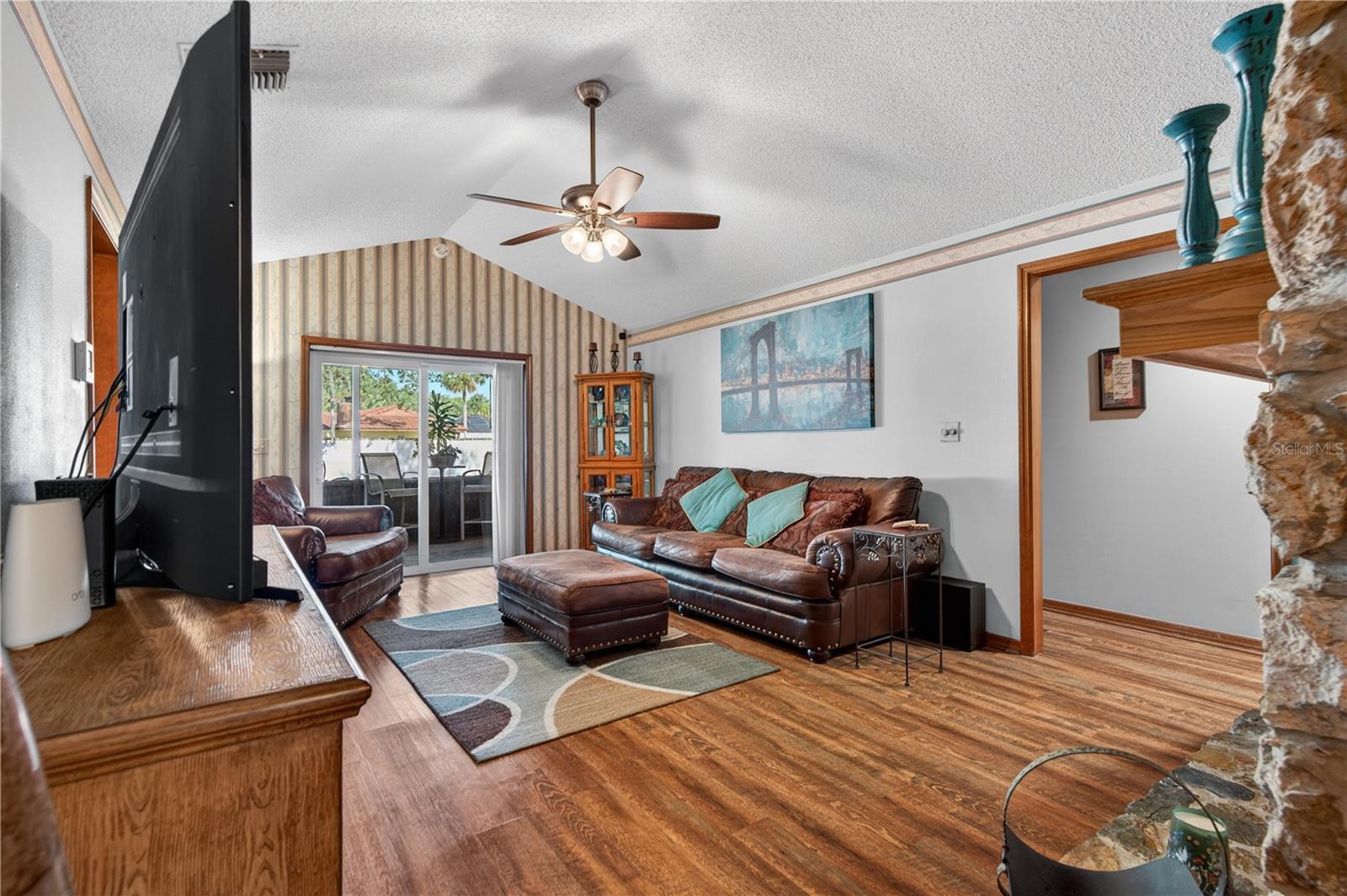 BRIAR OAKS - Residential