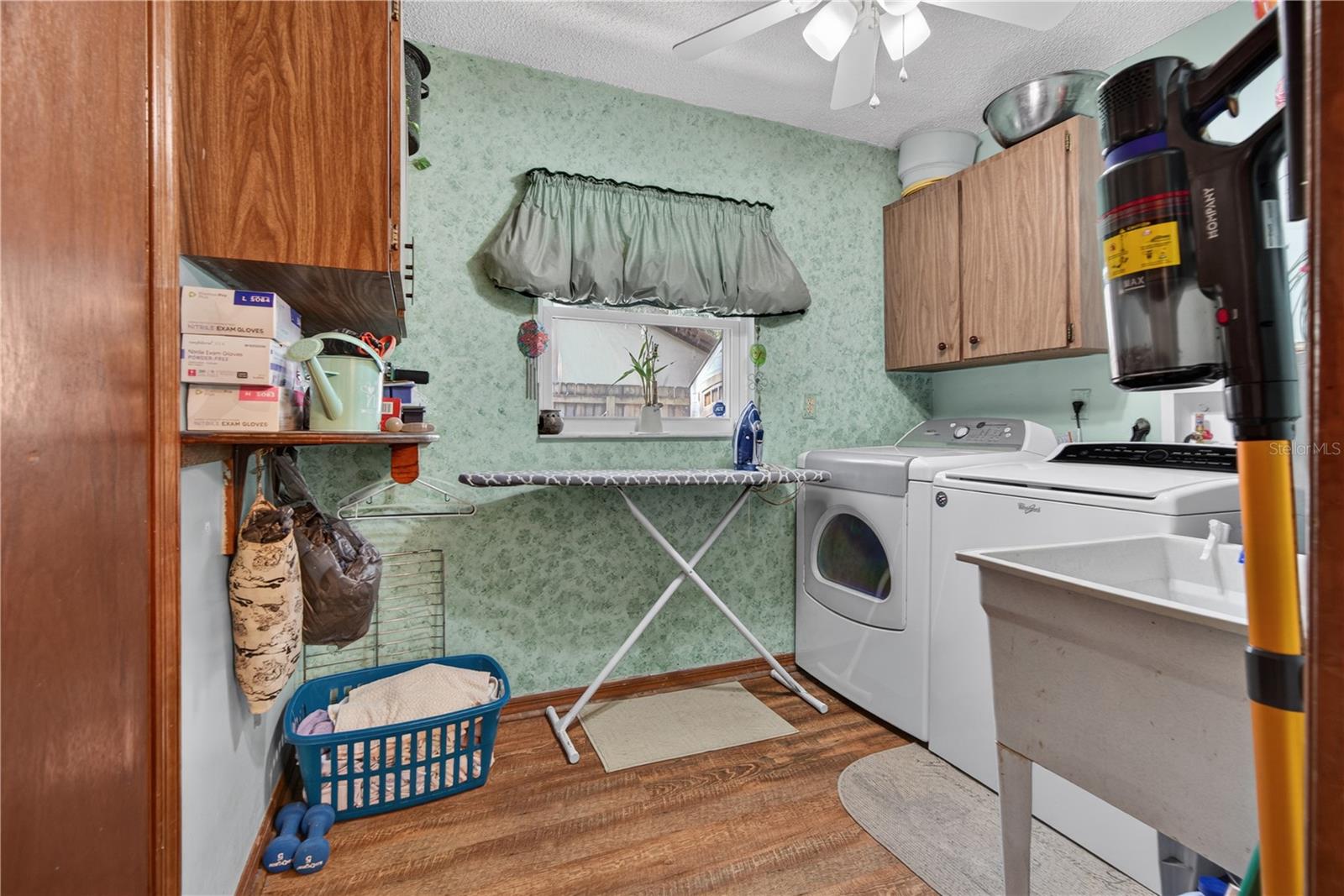 BRIAR OAKS - Residential