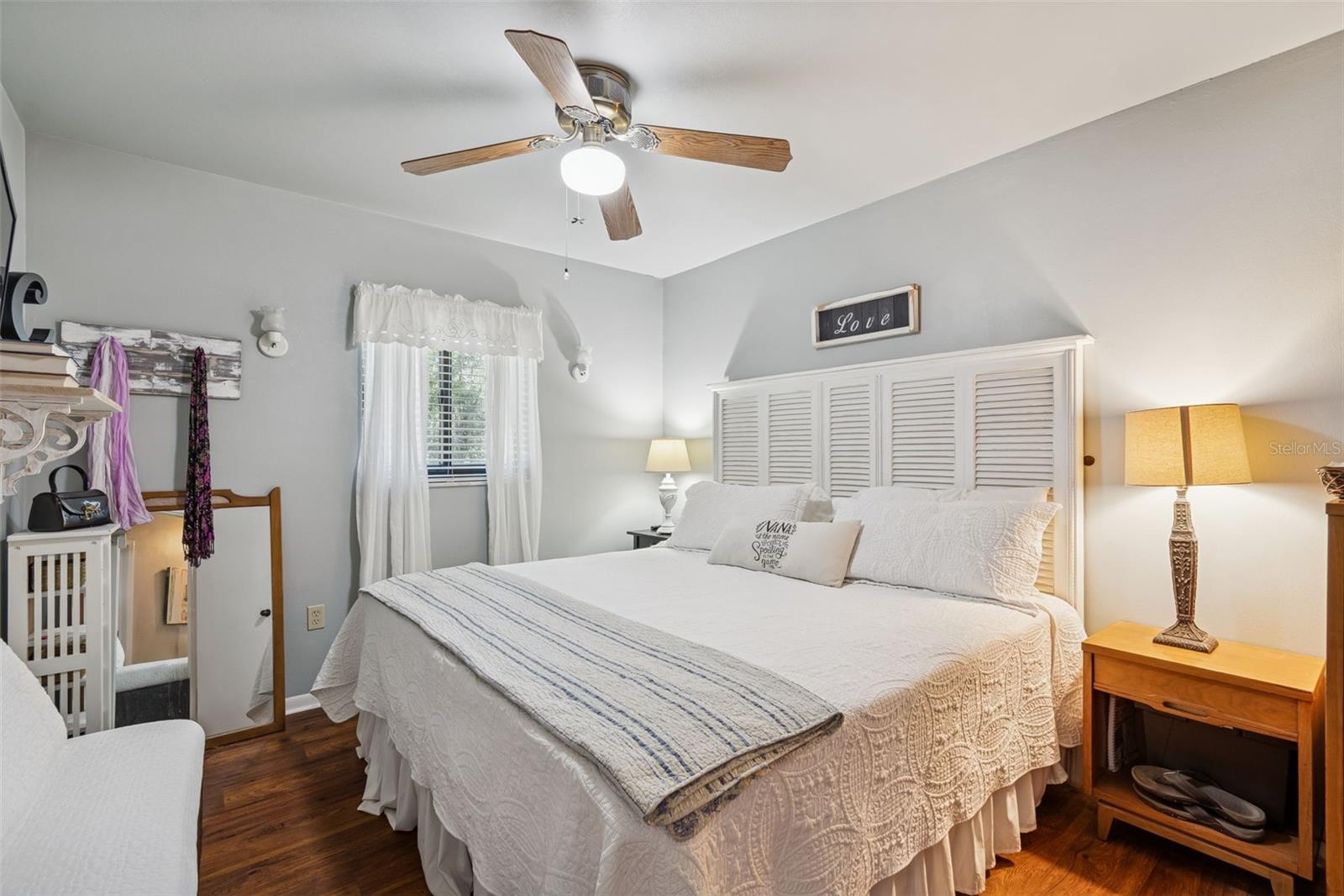MILLS ESTATES - Residential