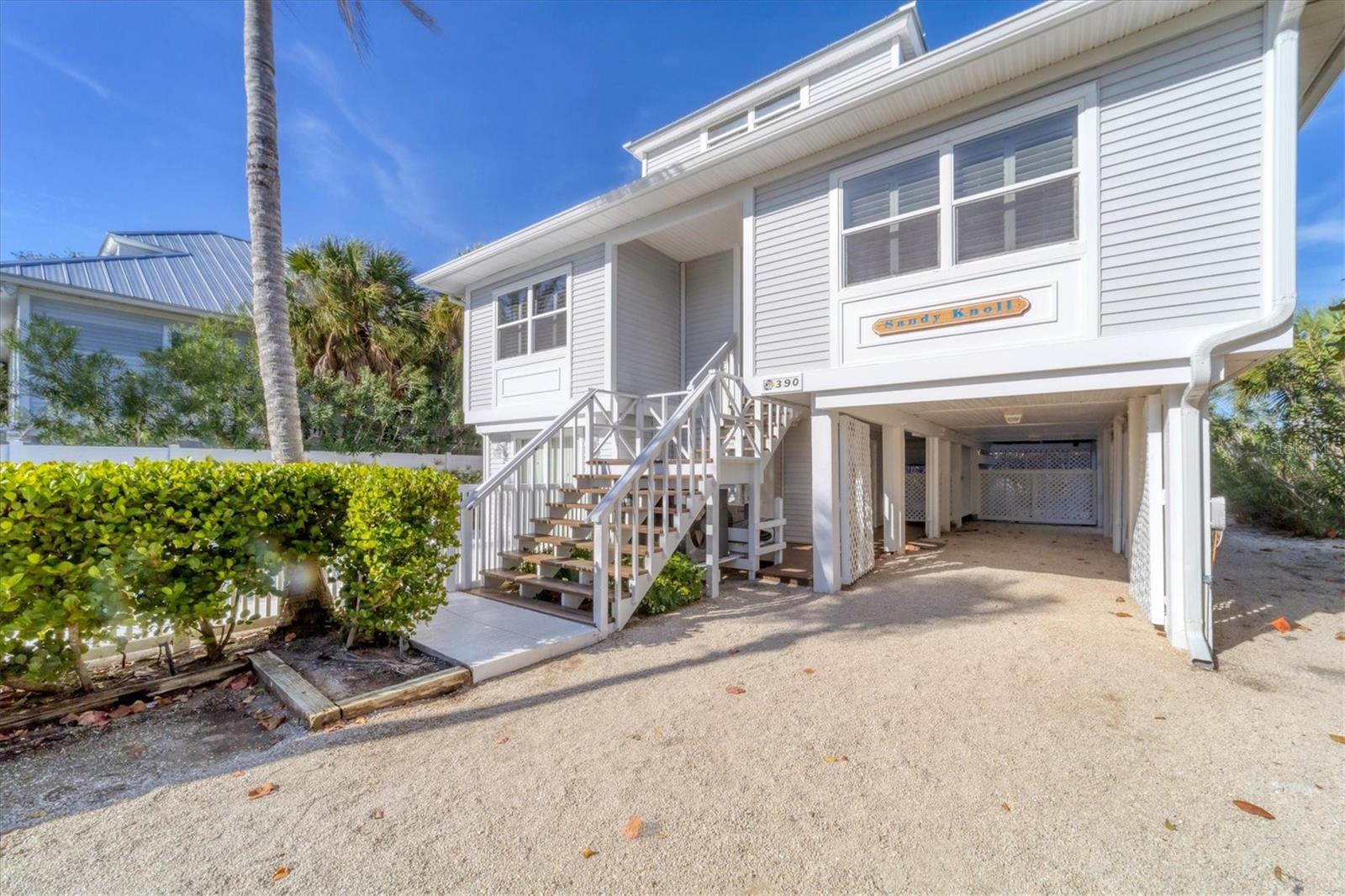 GOLDEN BEACH - Residential