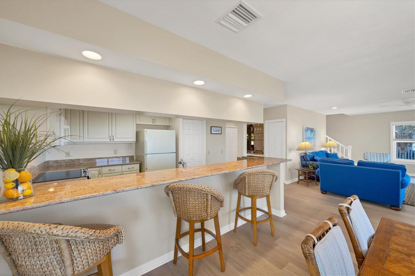 GOLDEN BEACH - Residential