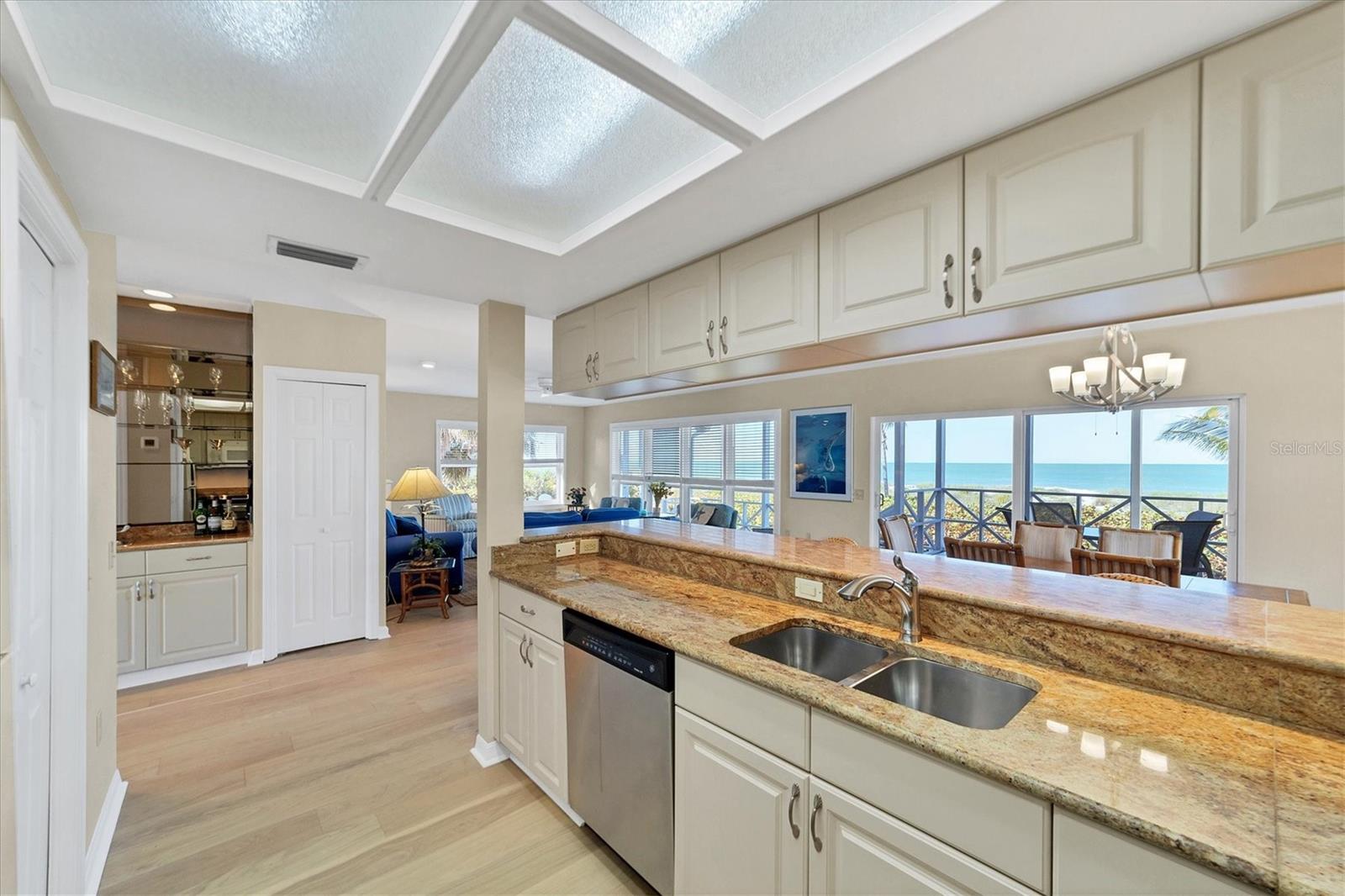 GOLDEN BEACH - Residential
