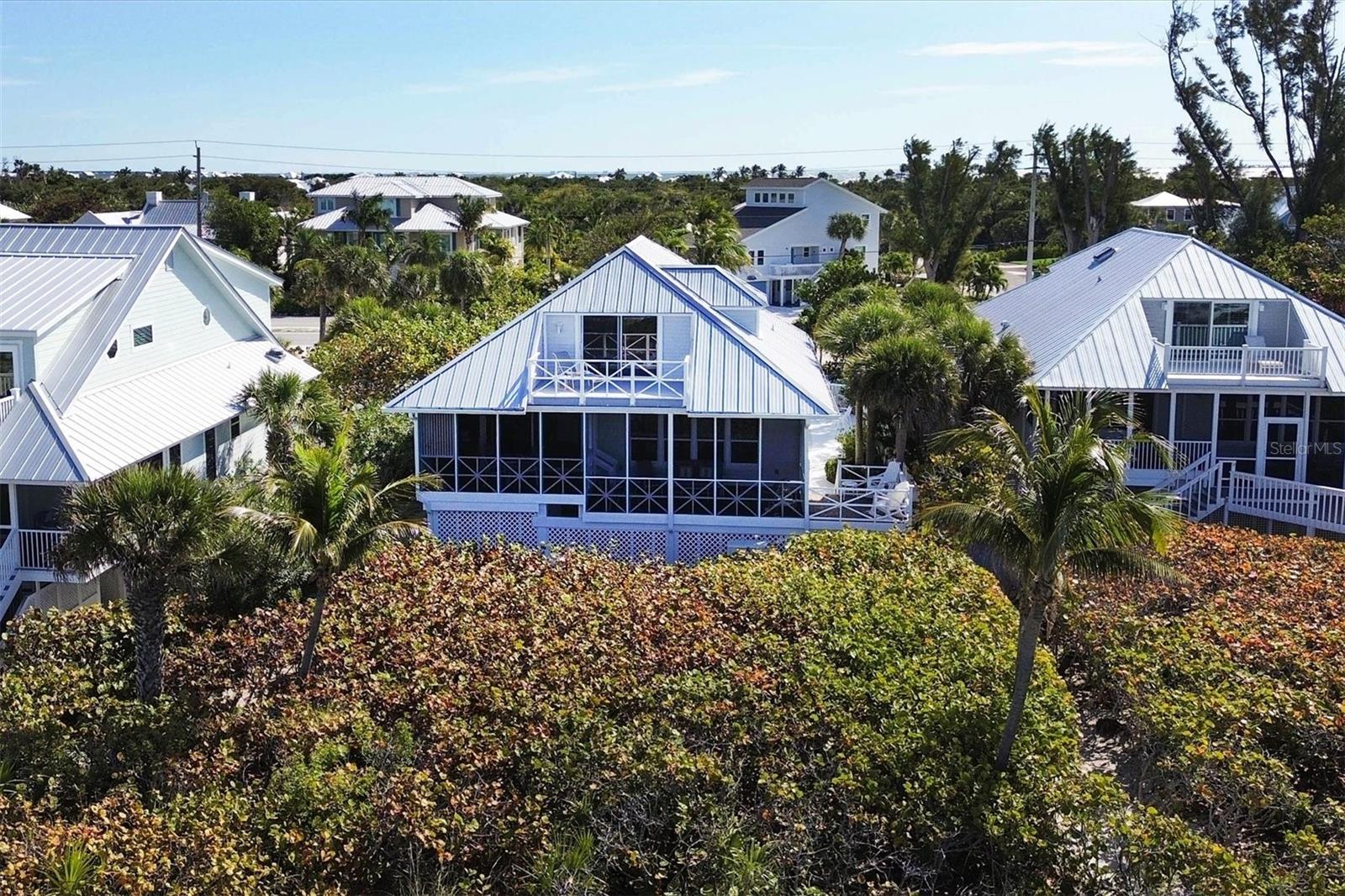 GOLDEN BEACH - Residential