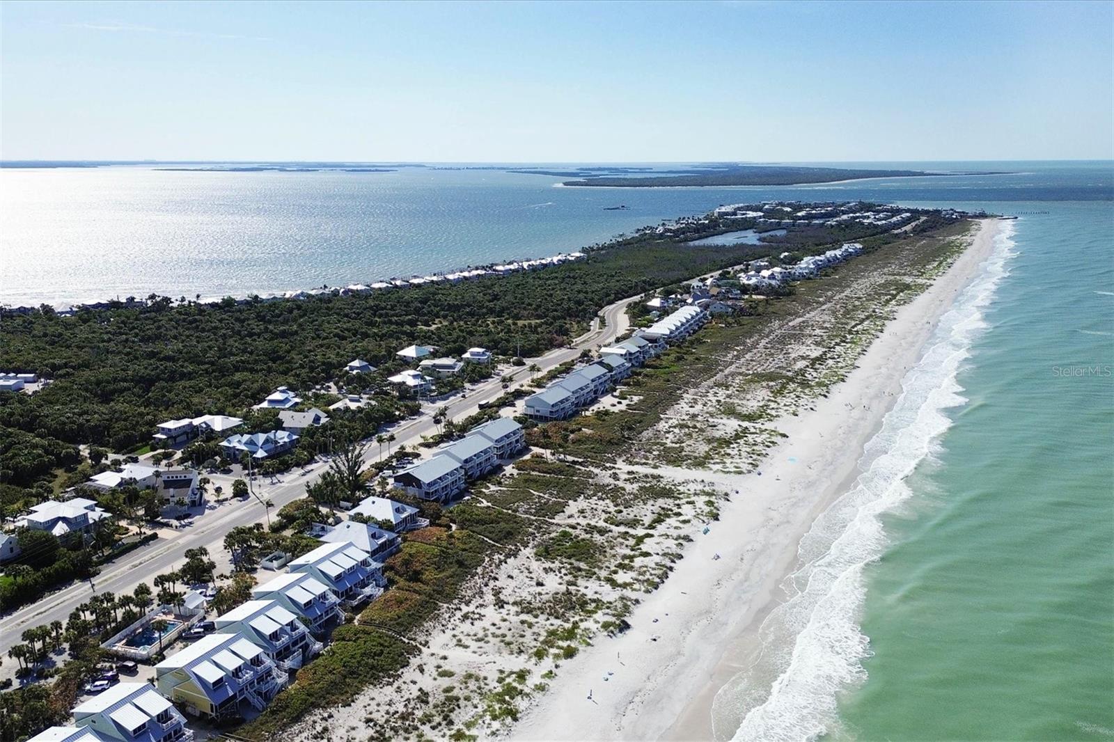 GOLDEN BEACH - Residential