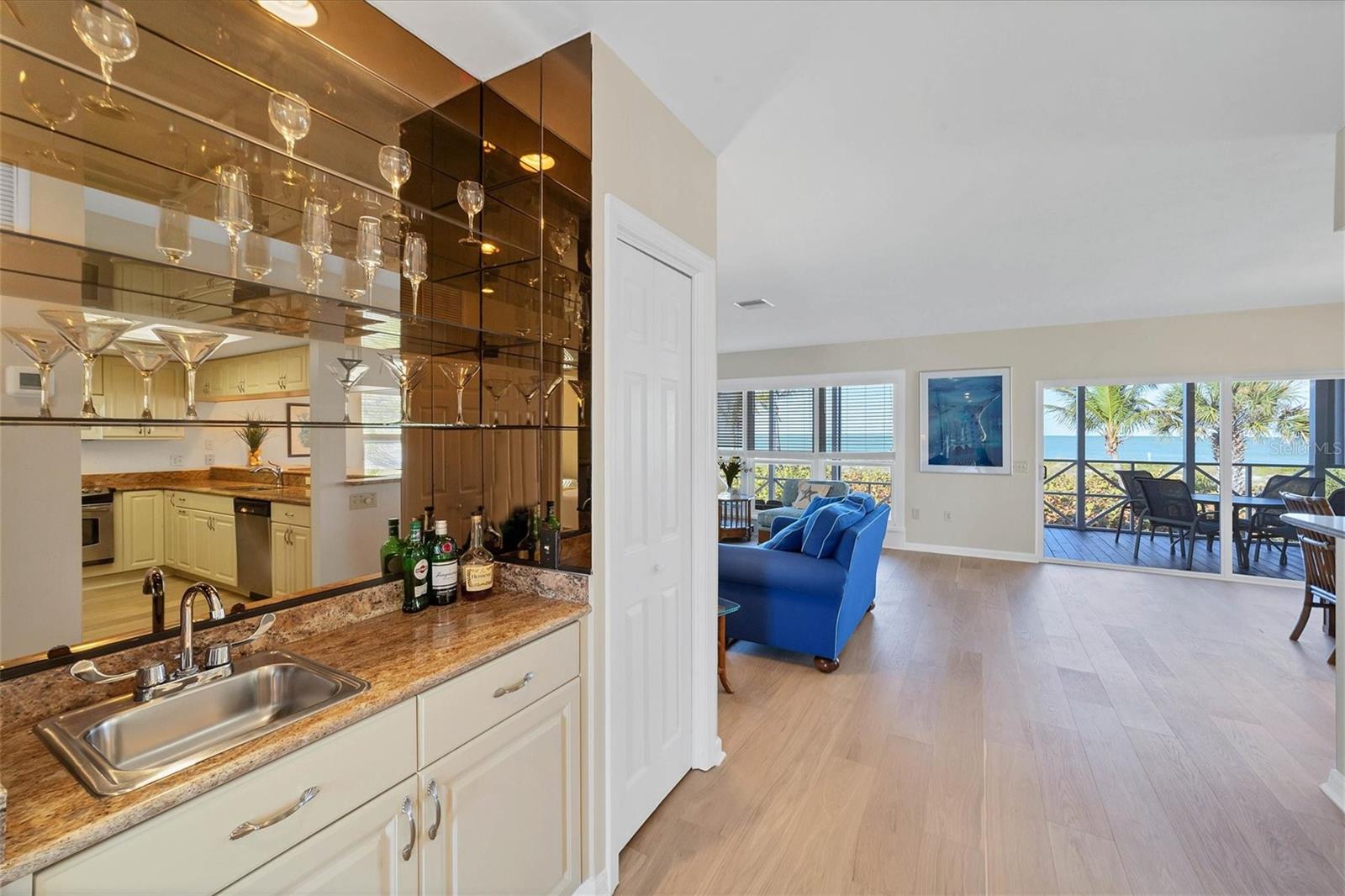 GOLDEN BEACH - Residential
