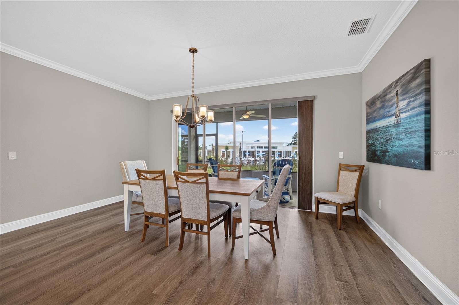 ON TOP OF THE WORLD - Residential