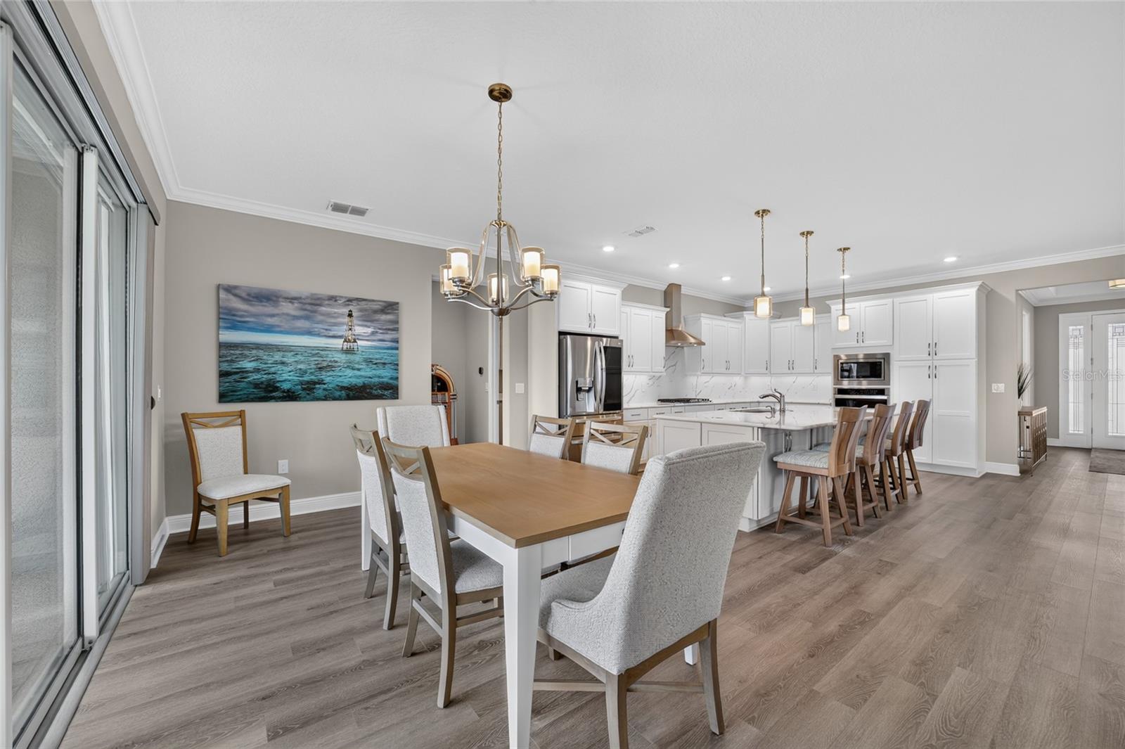 ON TOP OF THE WORLD - Residential
