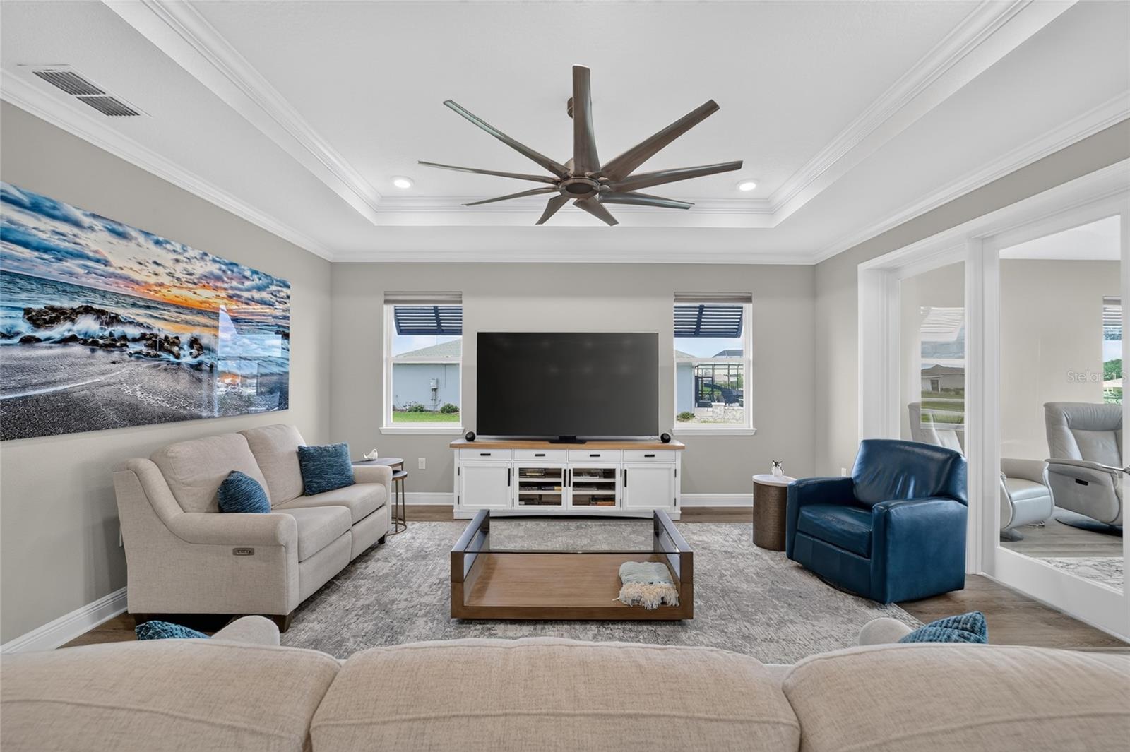 ON TOP OF THE WORLD - Residential