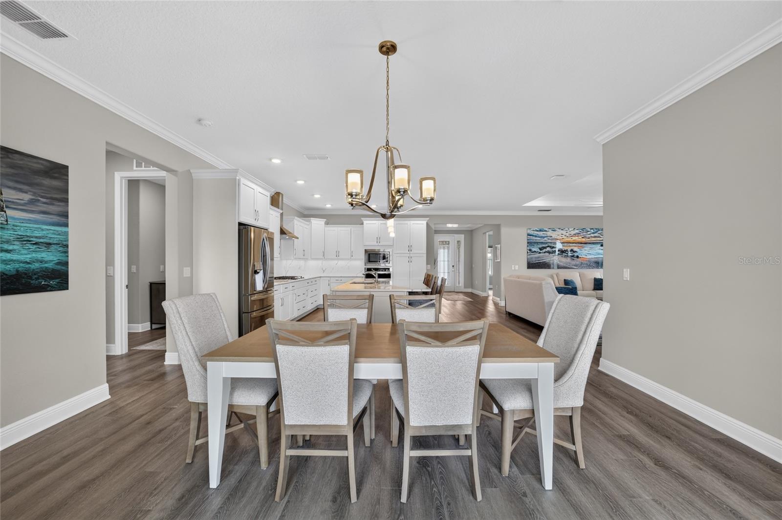 ON TOP OF THE WORLD - Residential