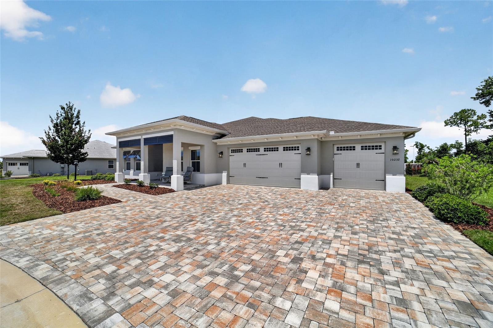 ON TOP OF THE WORLD - Residential