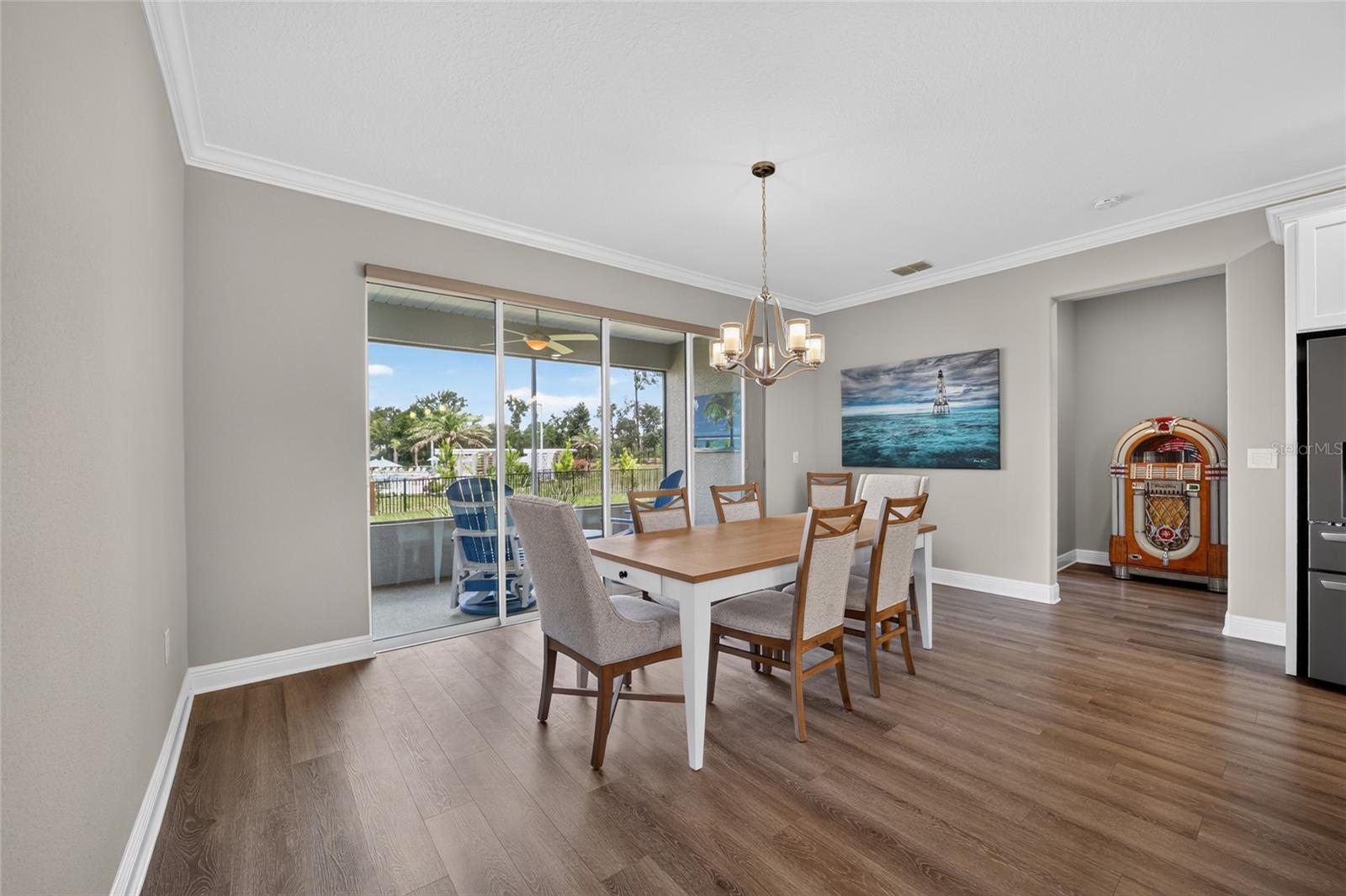 ON TOP OF THE WORLD - Residential