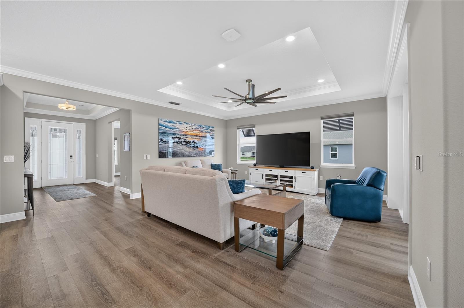 ON TOP OF THE WORLD - Residential