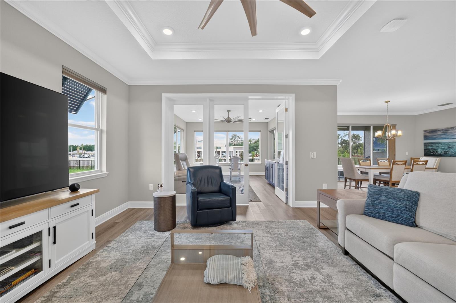 ON TOP OF THE WORLD - Residential