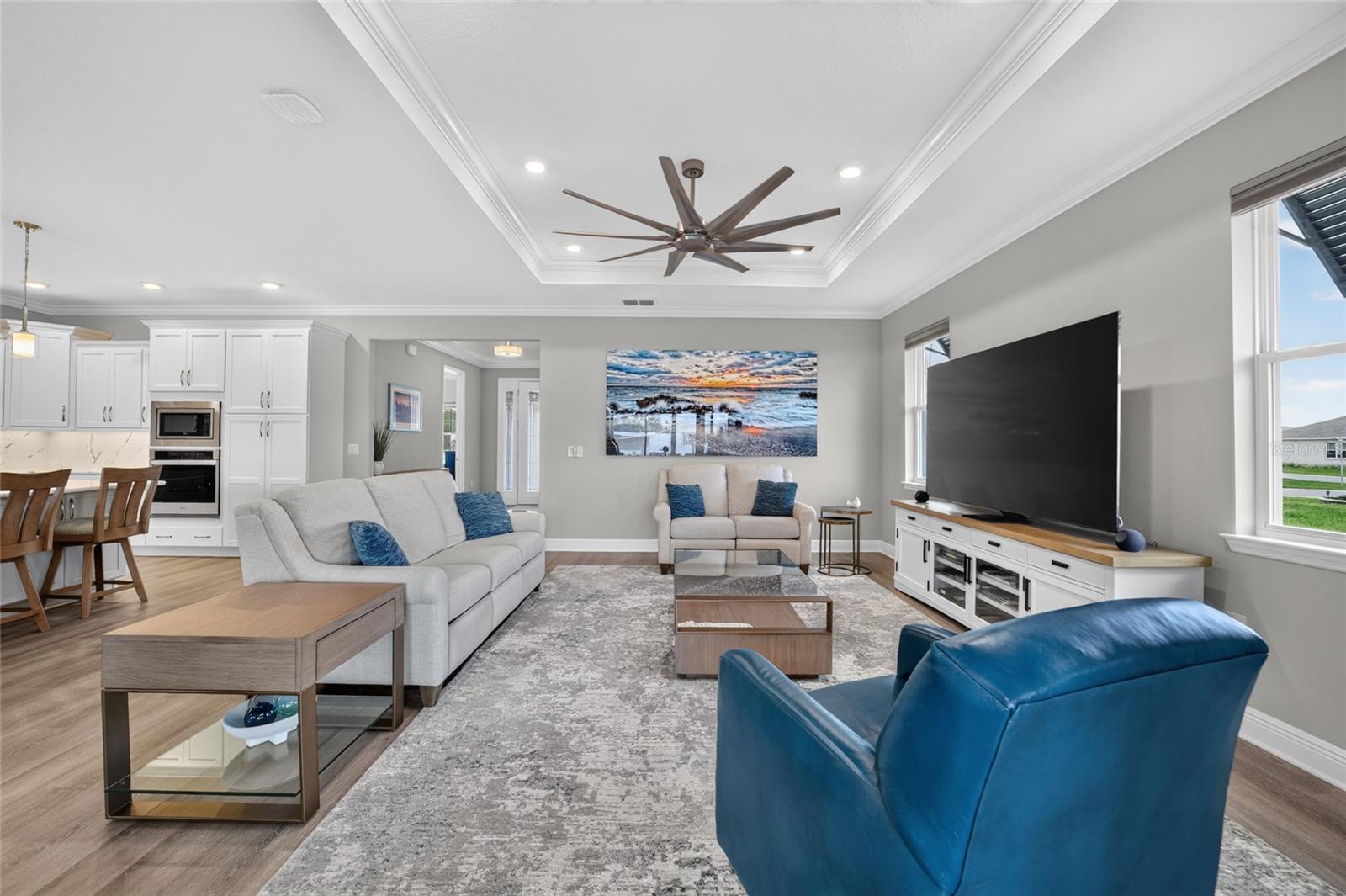 ON TOP OF THE WORLD - Residential