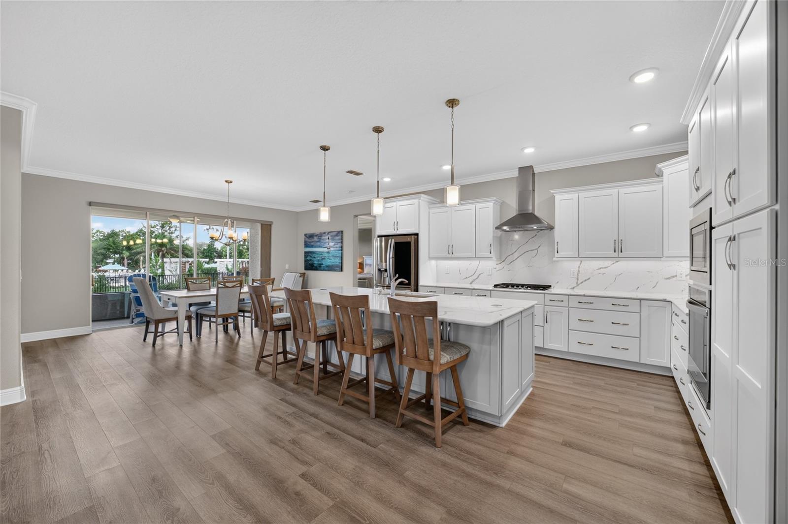 ON TOP OF THE WORLD - Residential