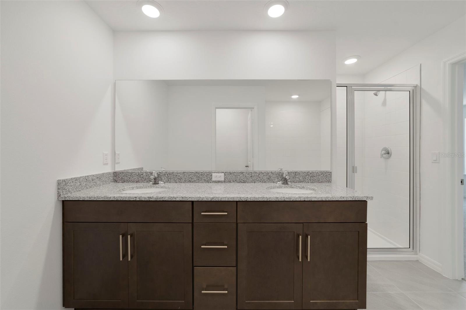 TOWNS AT GREENLEAF - Residential