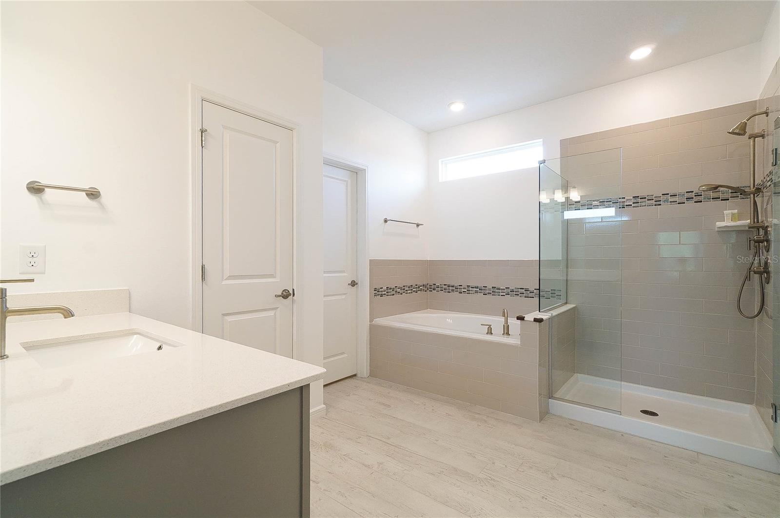 WESLYN PARK PH 2 - Residential Lease