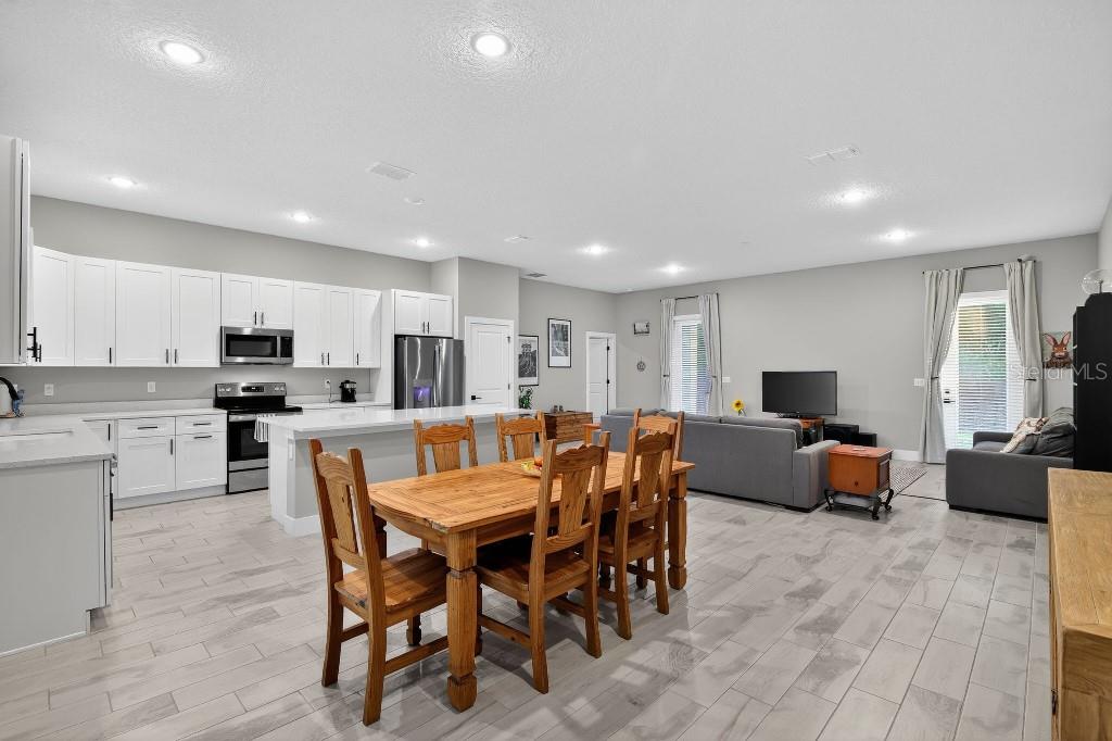 ROLLING HILLS UN 4 - Residential