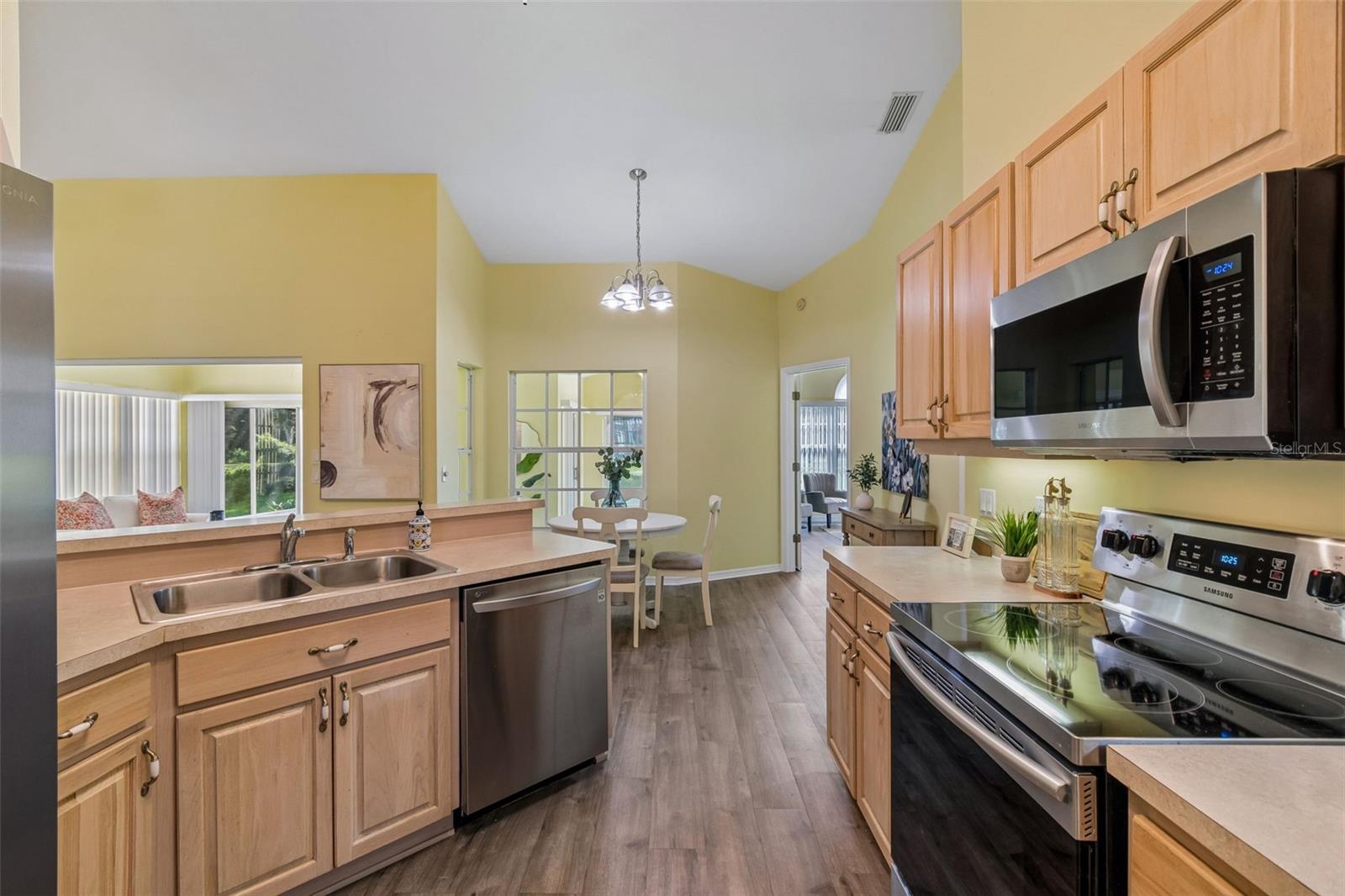 QUAIL RIDGE - Residential