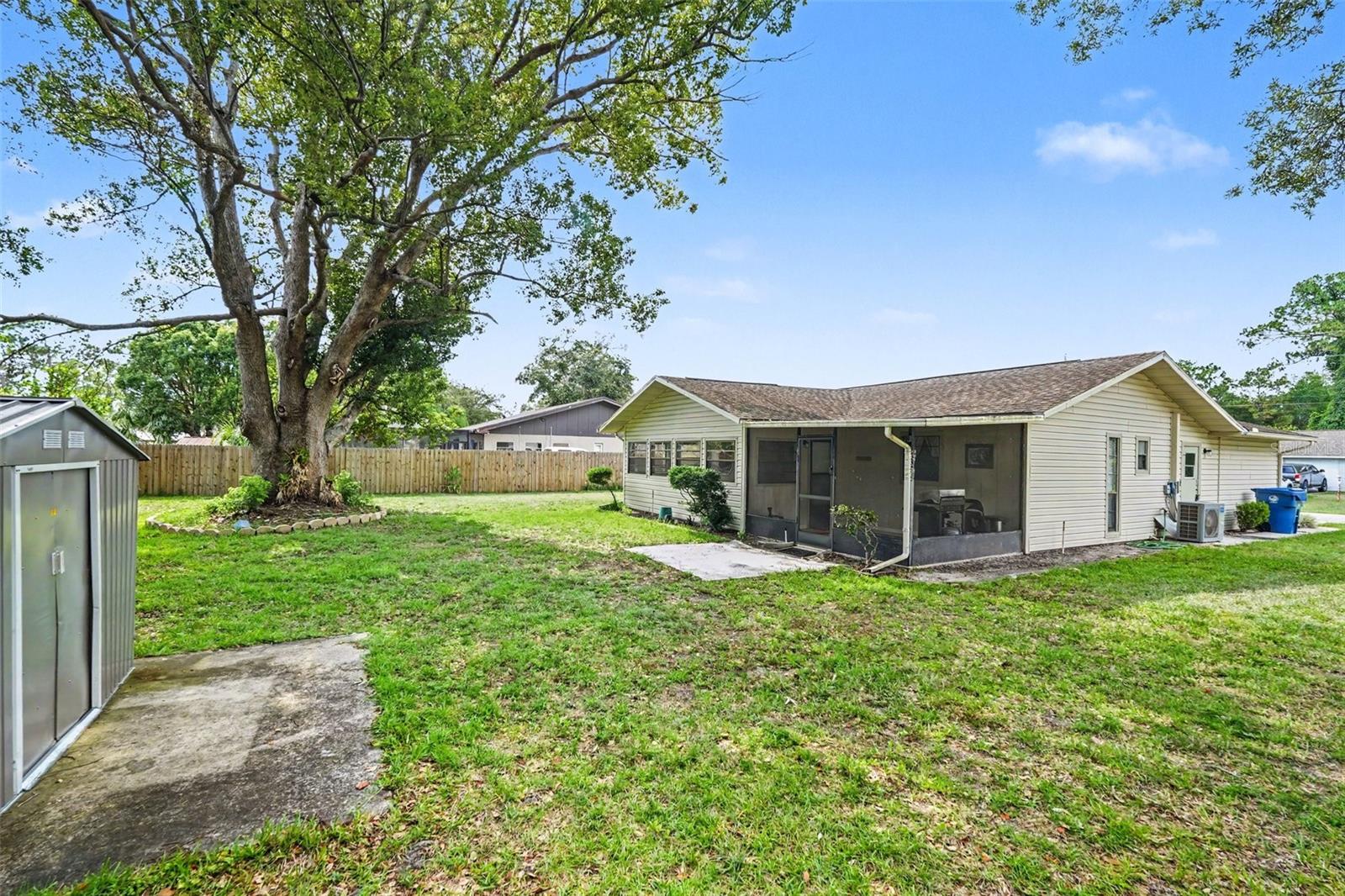 SPRING HILL - Residential