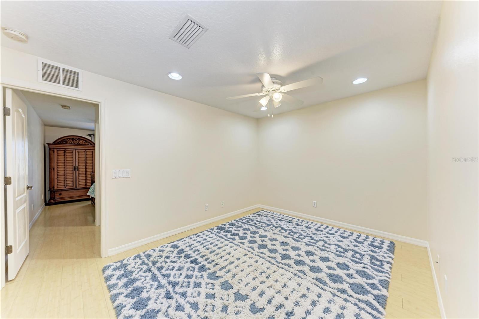 THE TWNHMS AT LIGHTHOUSE COVE IV - Residential