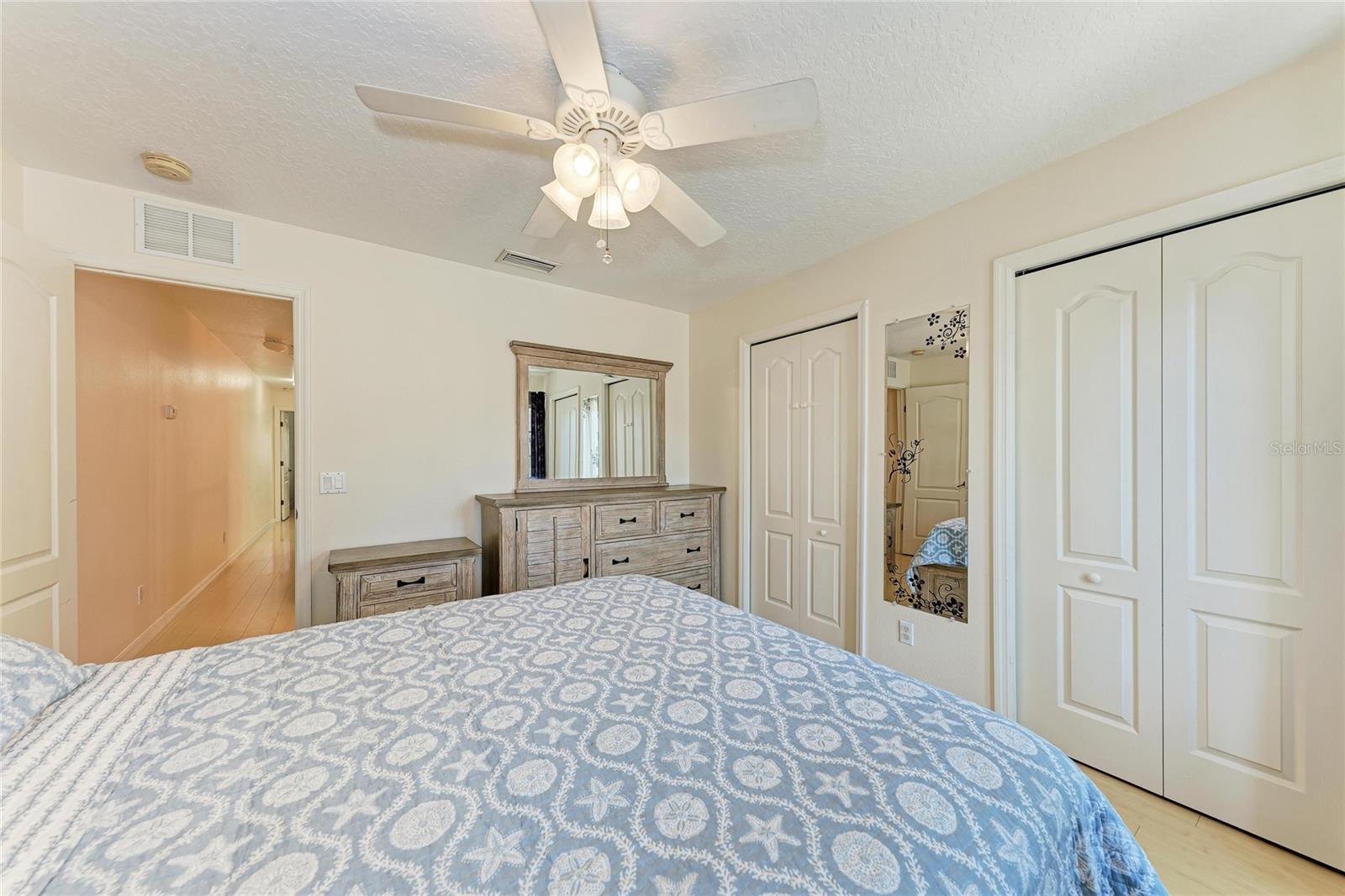THE TWNHMS AT LIGHTHOUSE COVE IV - Residential