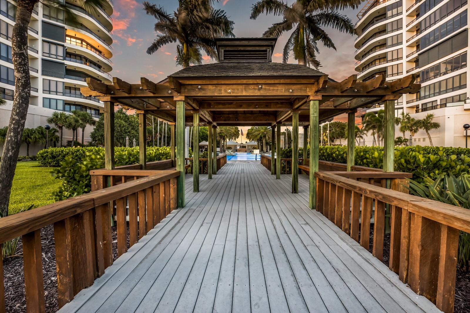 L AMBIANCE AT LONGBOAT KEY CLUB PH 01 - Residential