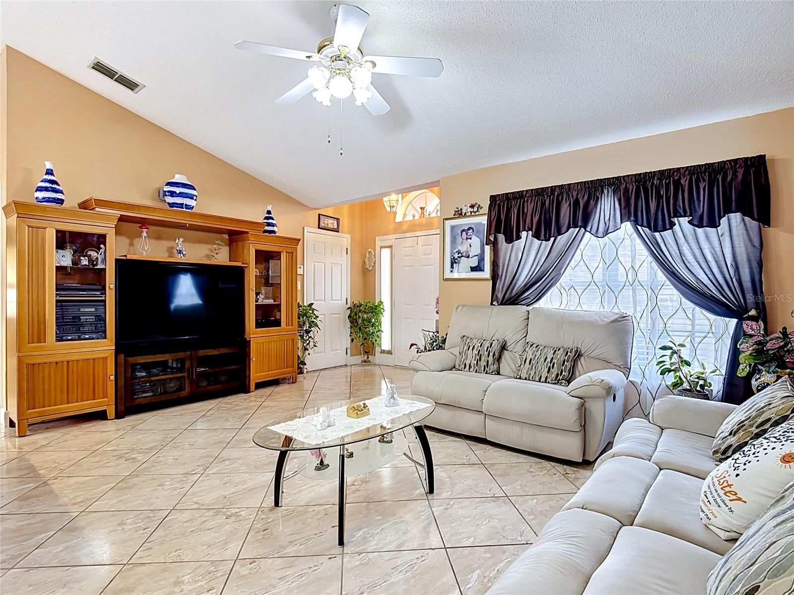 PEBBLE POINTE UNIT 2 - Residential