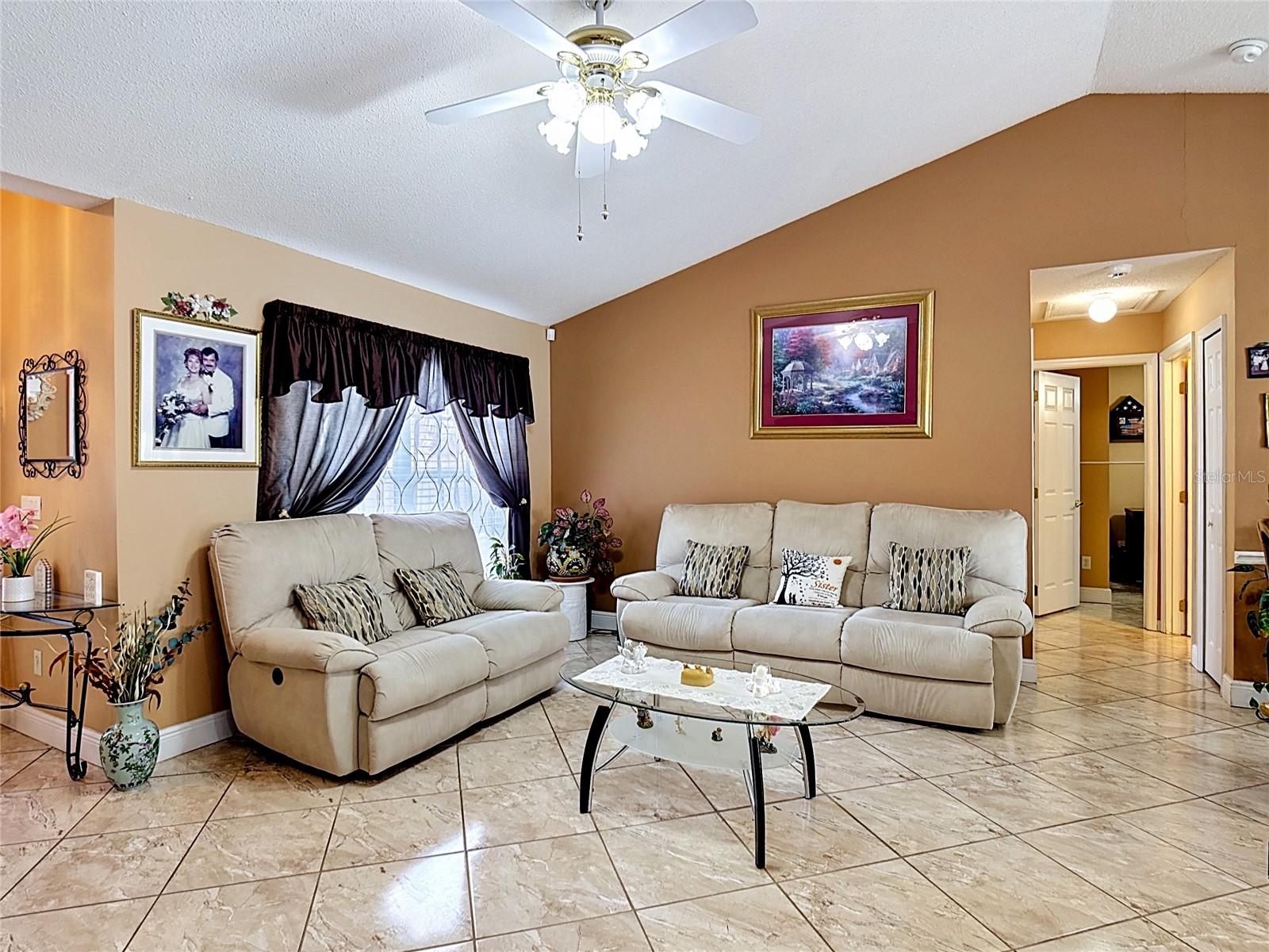 PEBBLE POINTE UNIT 2 - Residential