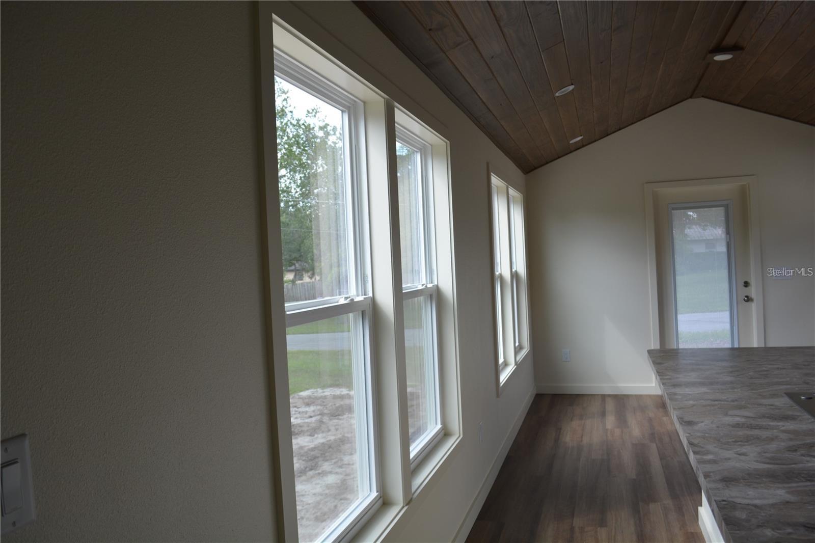 MILTON SQUARE - Residential
