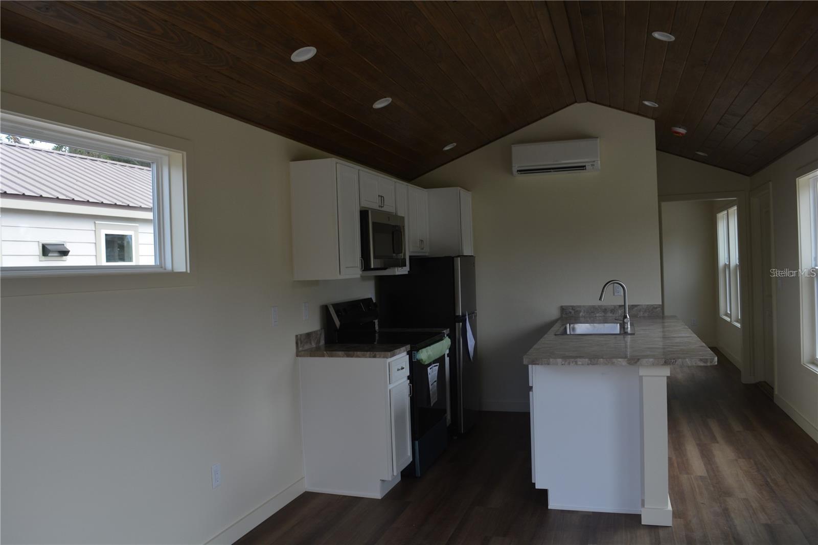 MILTON SQUARE - Residential