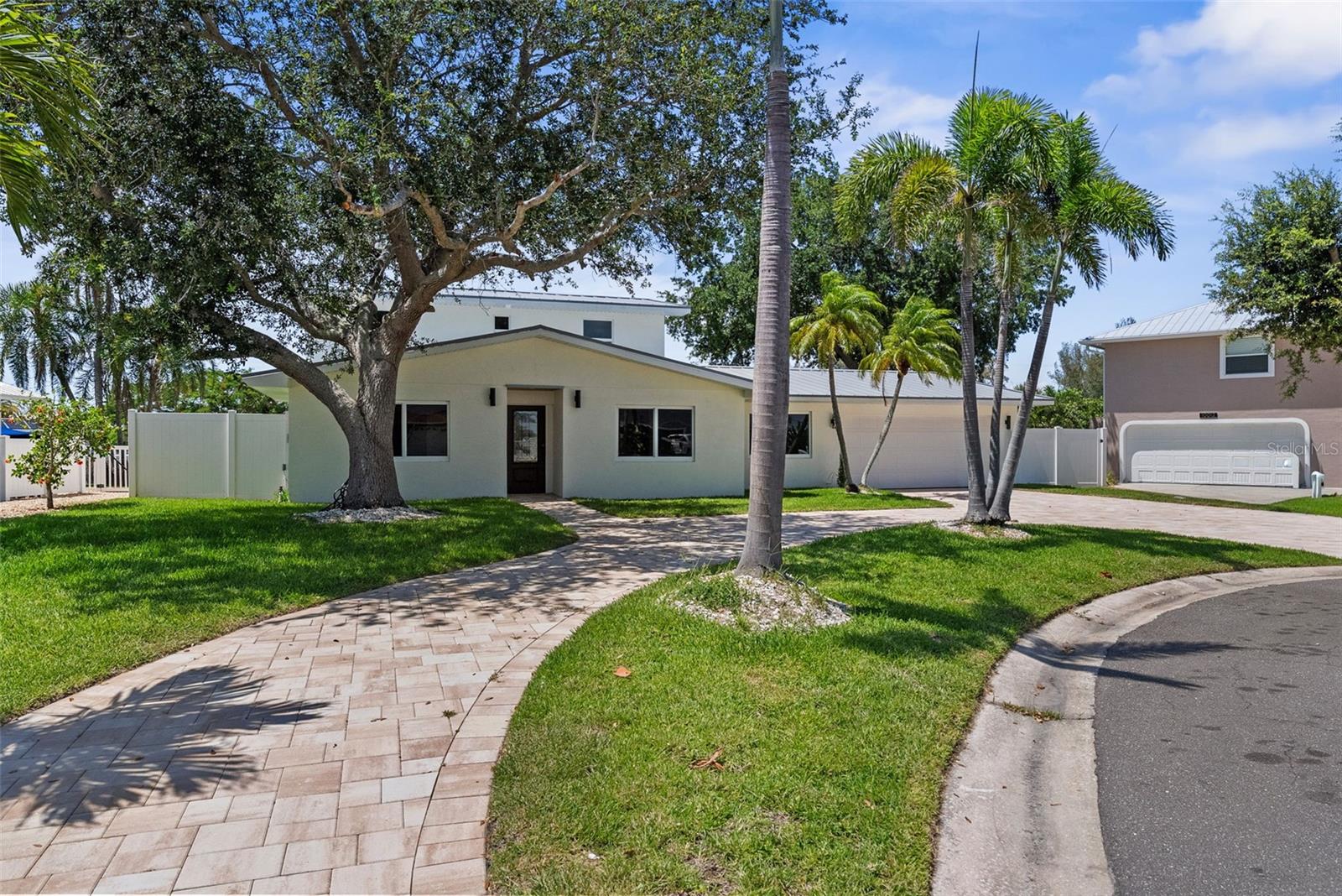 FLAMINGO CAY FIRST UNIT - Residential