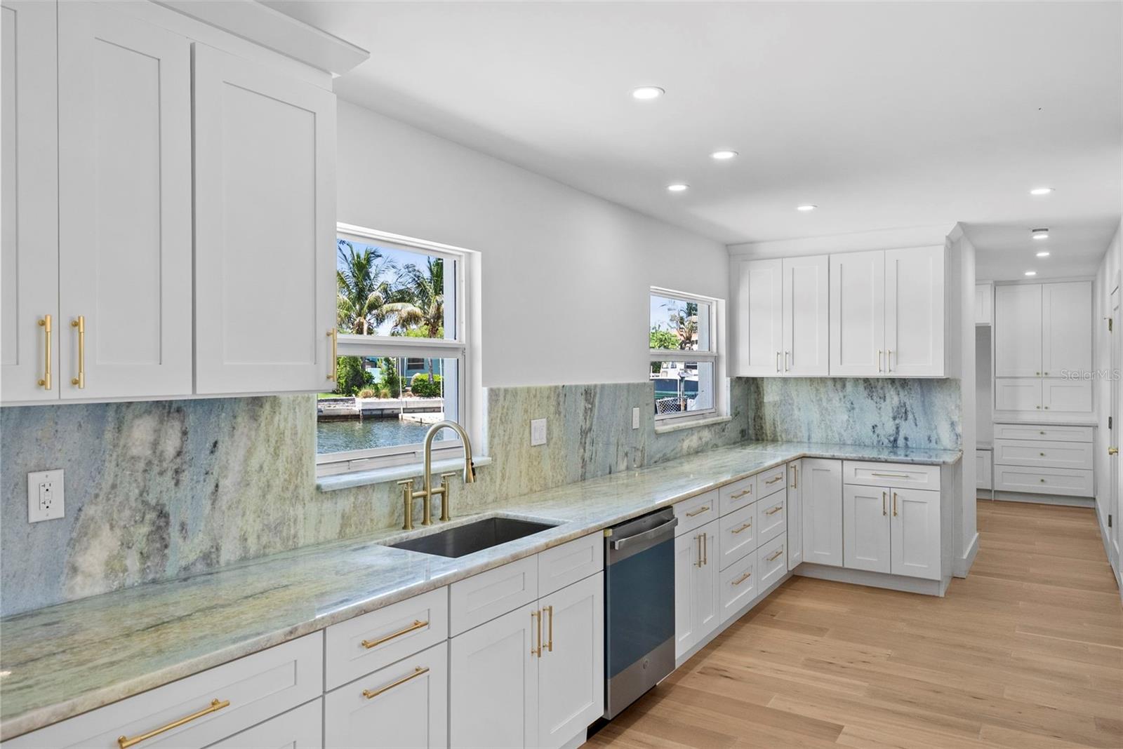 FLAMINGO CAY FIRST UNIT - Residential
