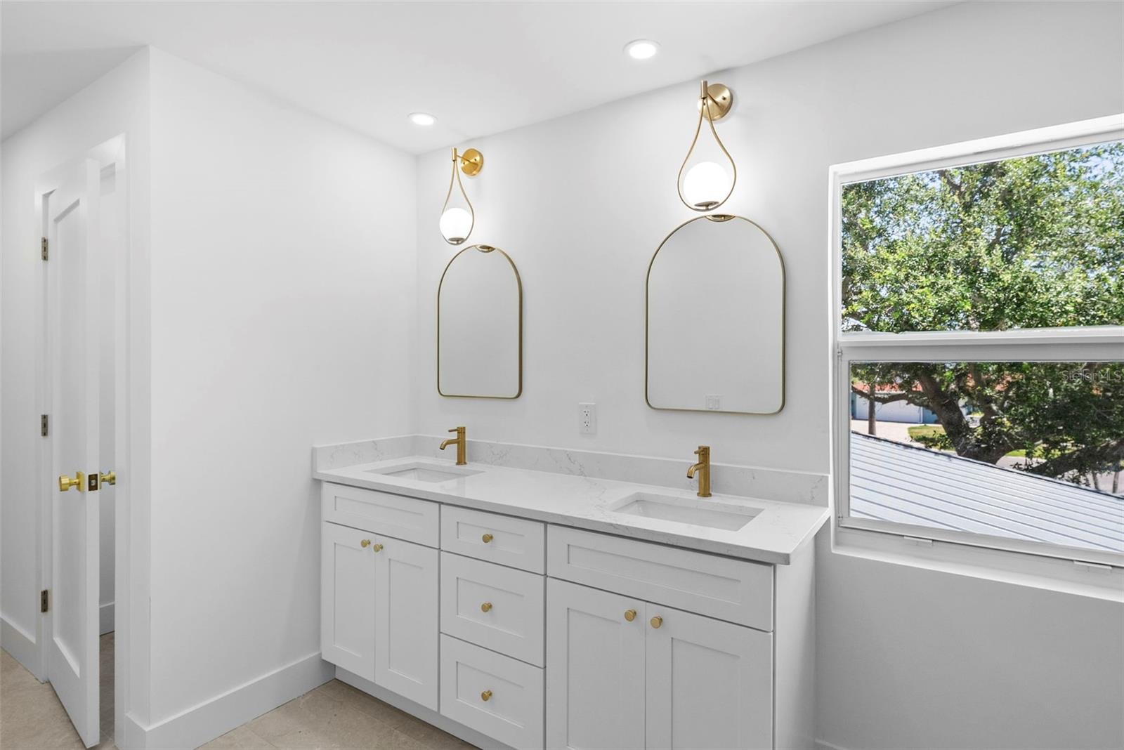 FLAMINGO CAY FIRST UNIT - Residential