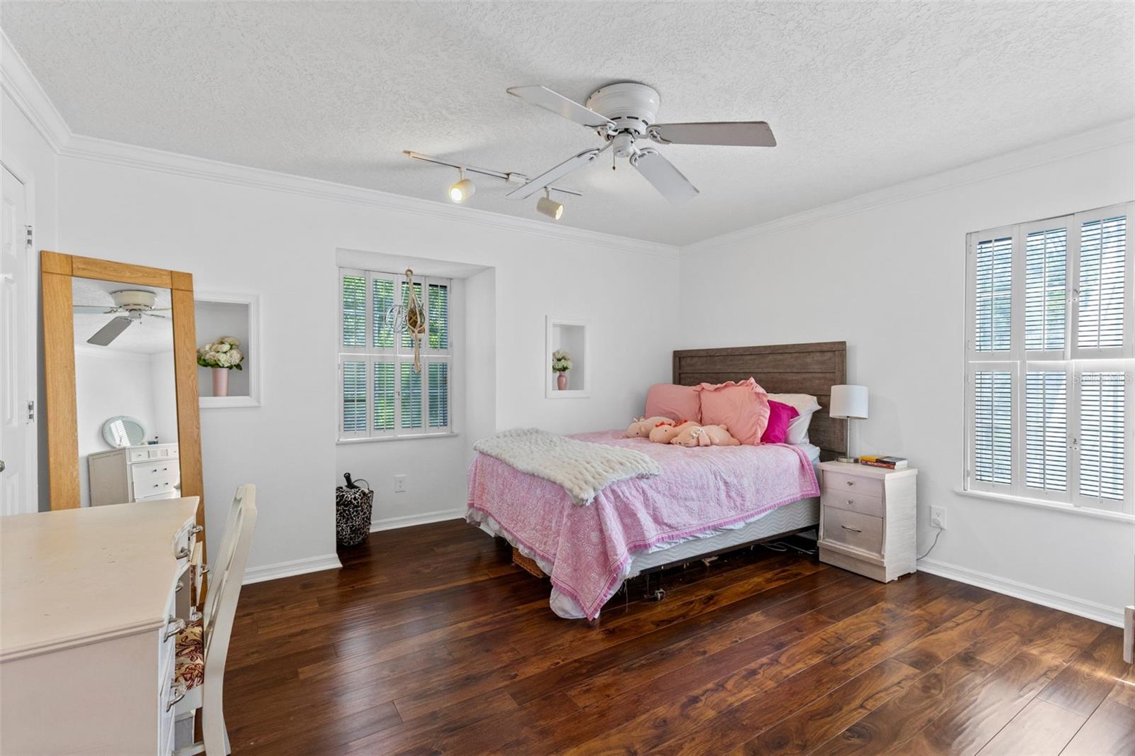 HANOVER WOODS - Residential