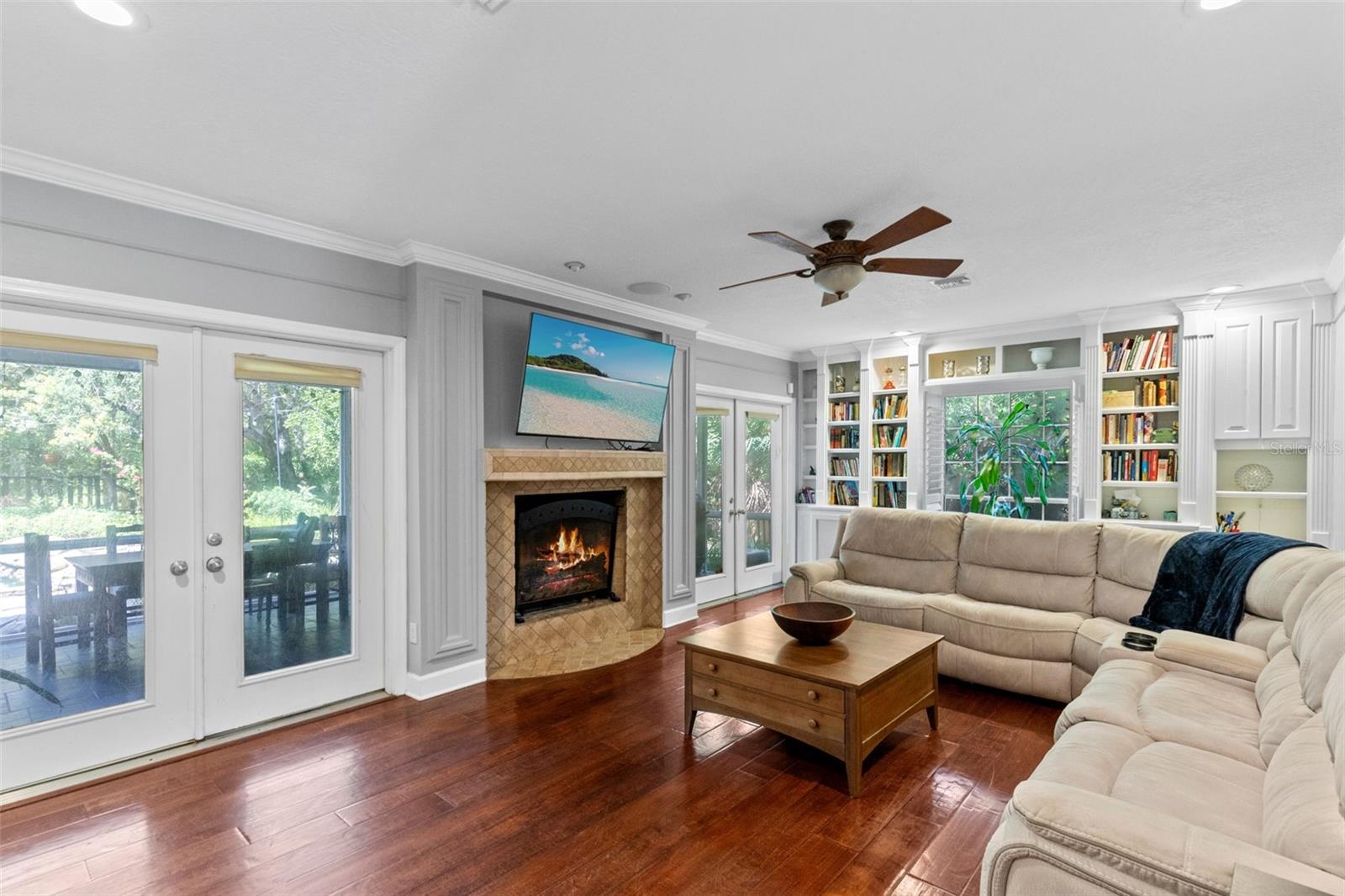 HANOVER WOODS - Residential