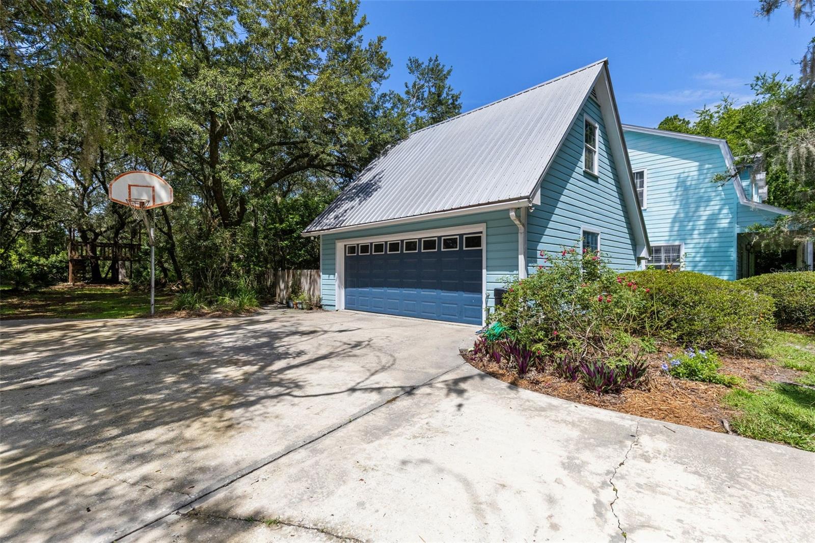 HANOVER WOODS - Residential