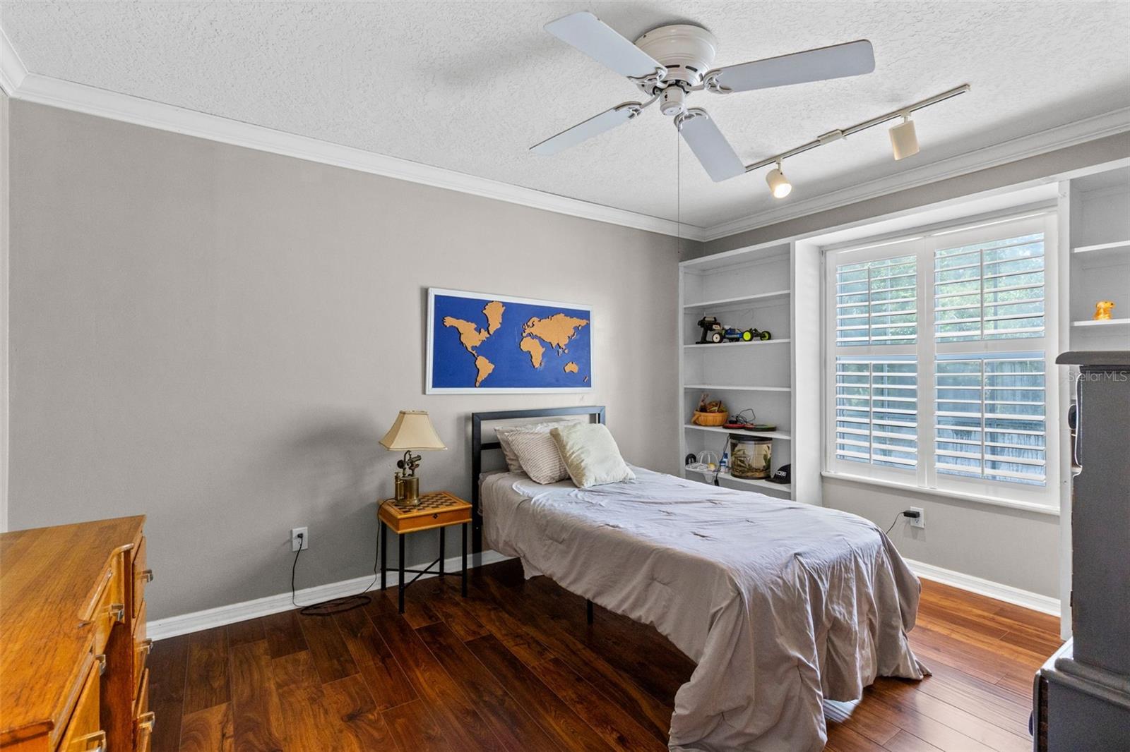 HANOVER WOODS - Residential
