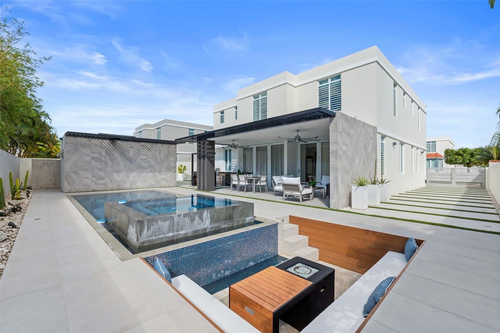PASEO LOS CORALES II - Residential
