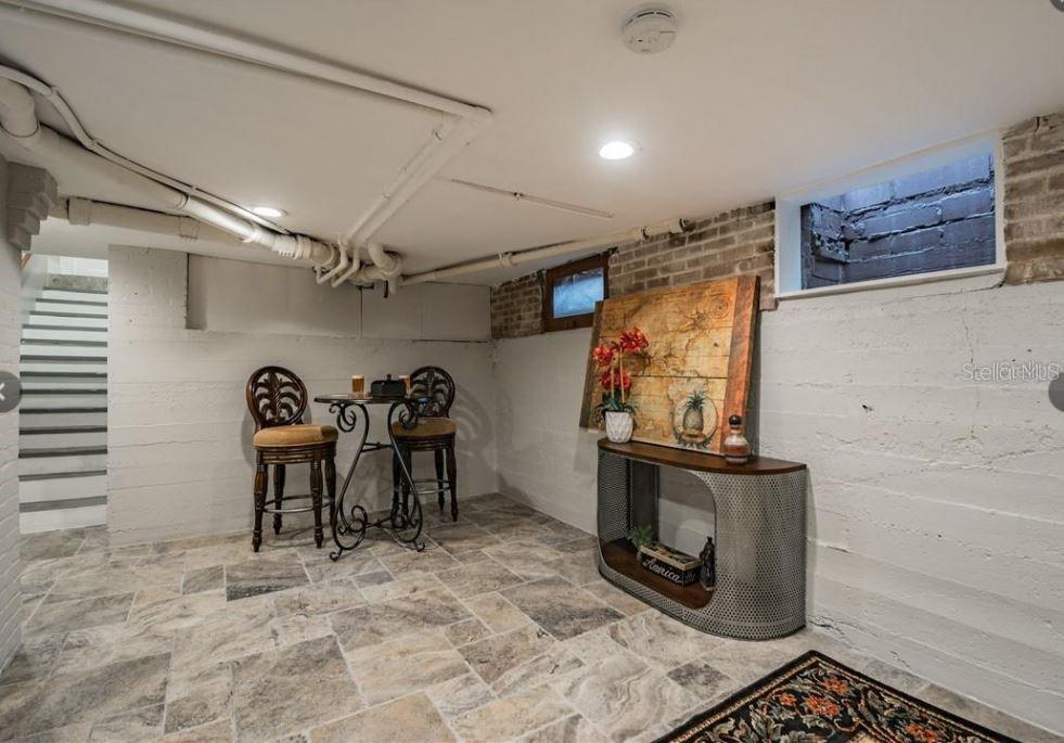 HANNAS SUB - Residential Lease