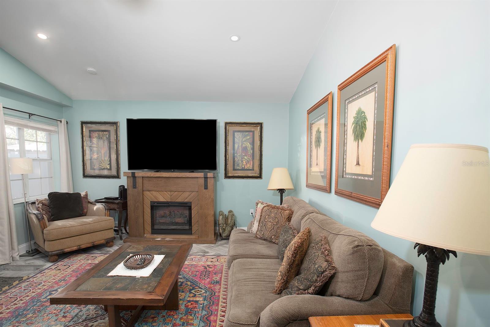 KENILWORTH - Residential