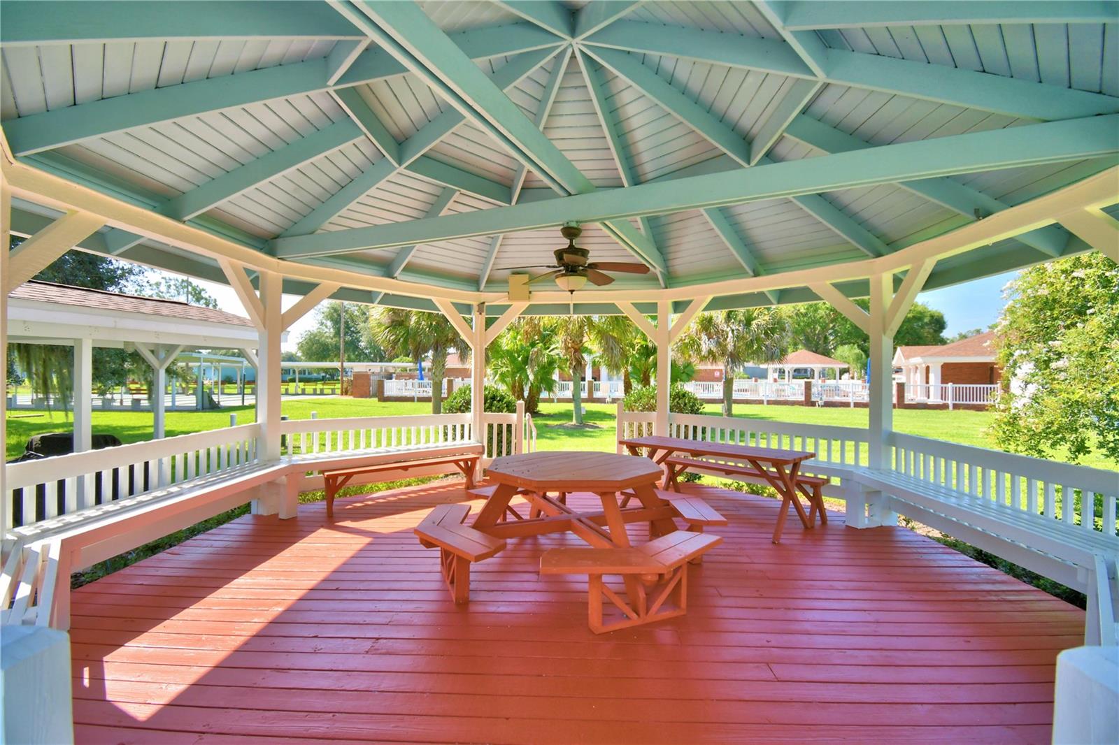 COLONNADES PH 01 - Residential