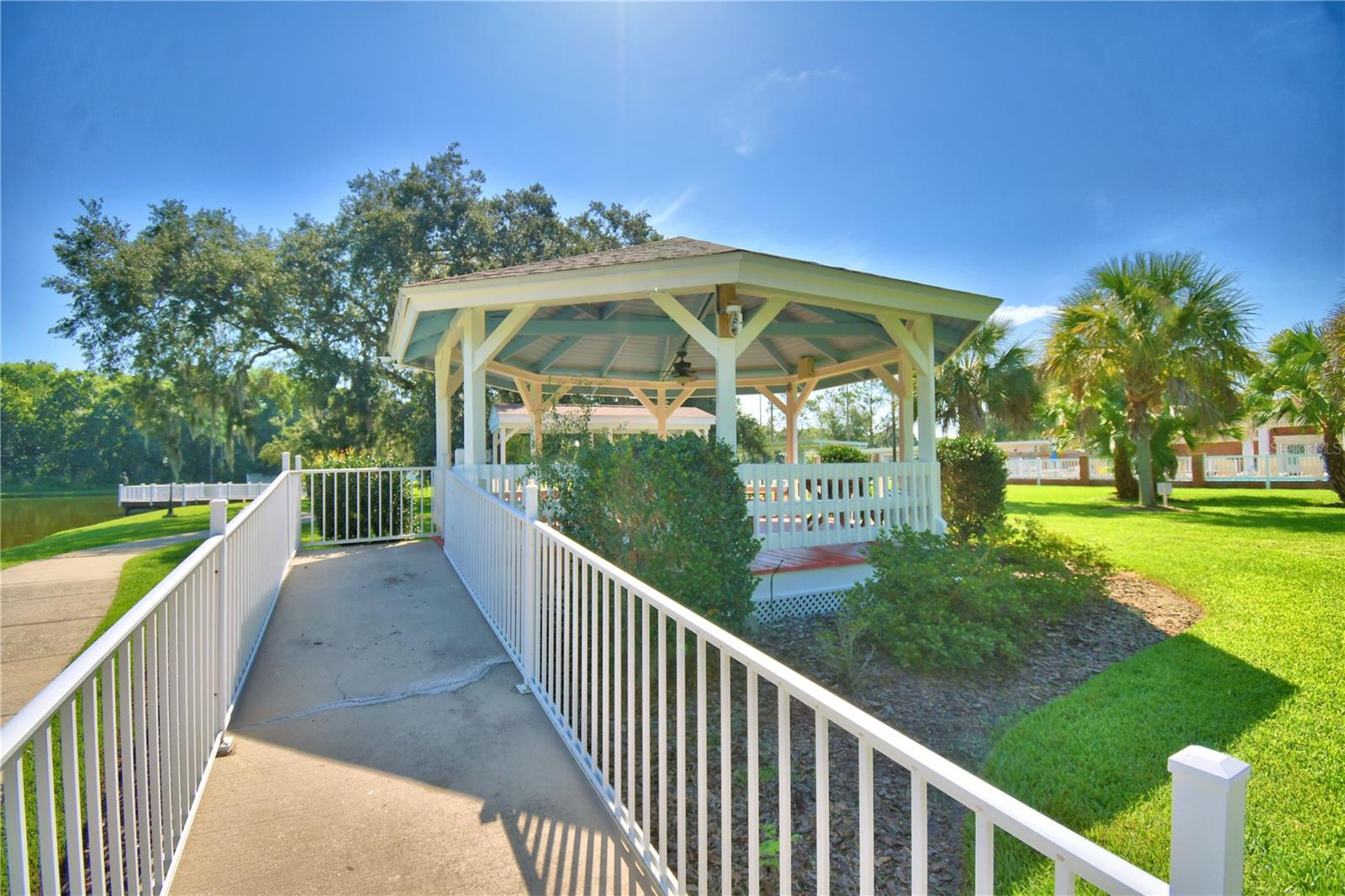 COLONNADES PH 01 - Residential