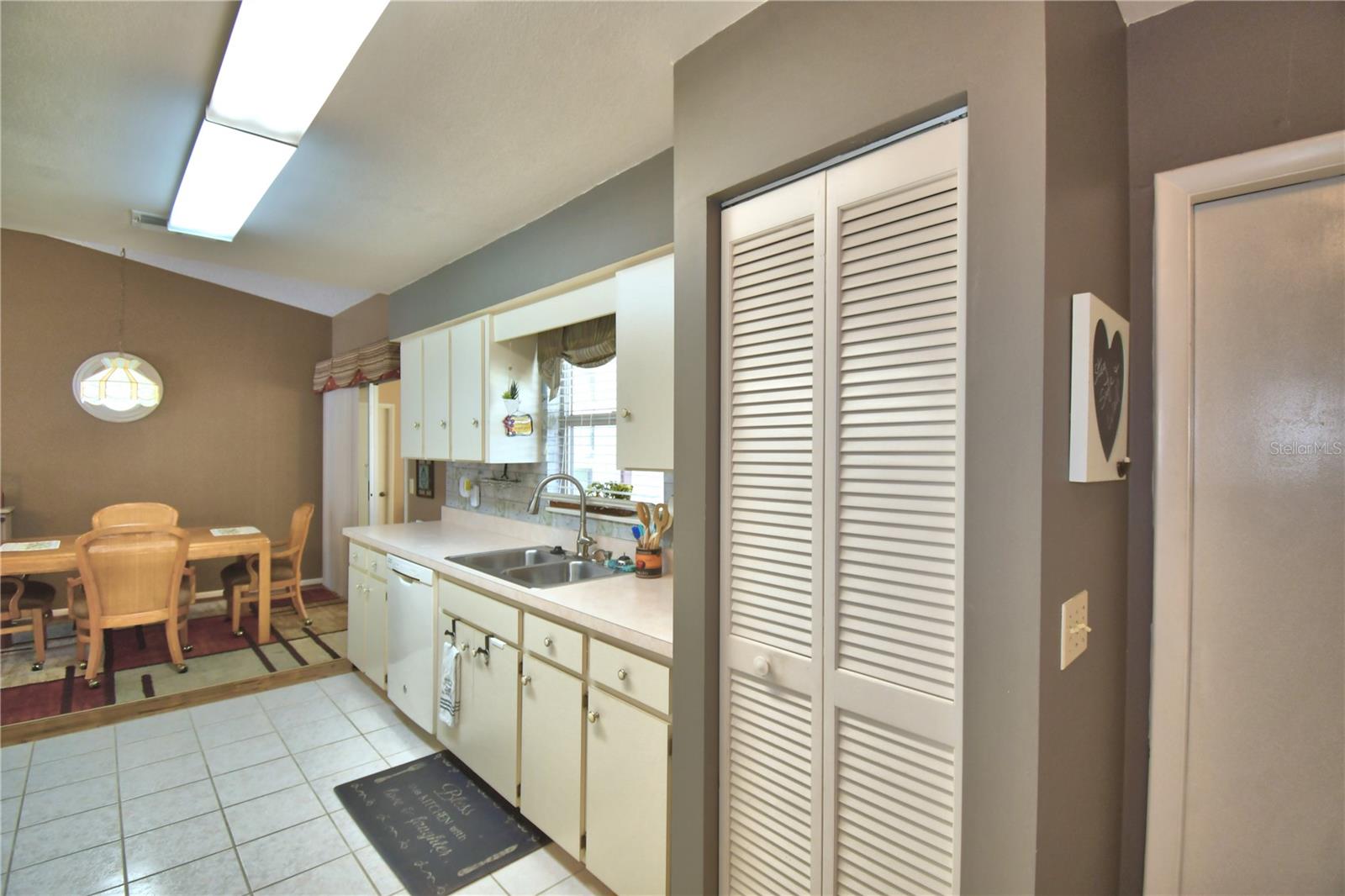 COLONNADES PH 01 - Residential