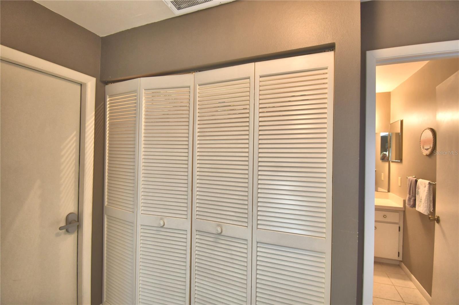 COLONNADES PH 01 - Residential