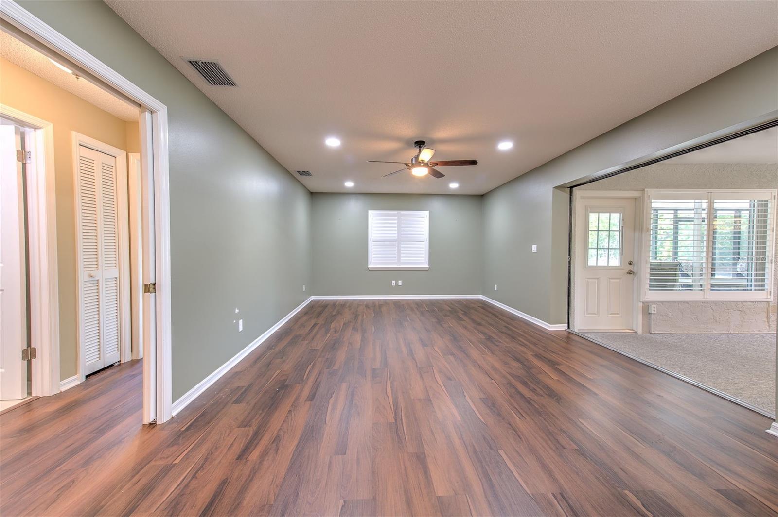 SUN CITY CENTER UNIT 32B - Residential